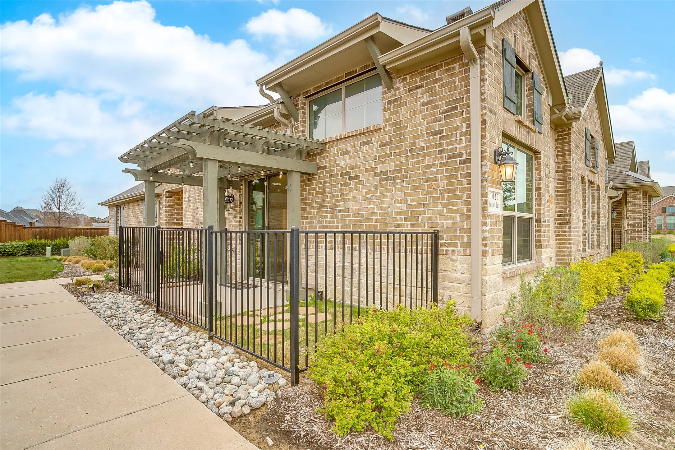 Single Family Residence For Sale in Denton County , 1020 Foxglove Lane, Prosper, Texas 75078, 2 Bedrooms, 2 Bathrooms, 2 Garage spaces, 1,370 Sqft, built in 2019, Preowned, Price $399,500, mls#21200901, Real Estate Agent in Prosper, Homes For Sale in Denton county, Homes For Sale in Prosper, Realtor in Prosper Texas, Real Estate Brokerage Independent Realty Texas, Luminita Cordes Realtor