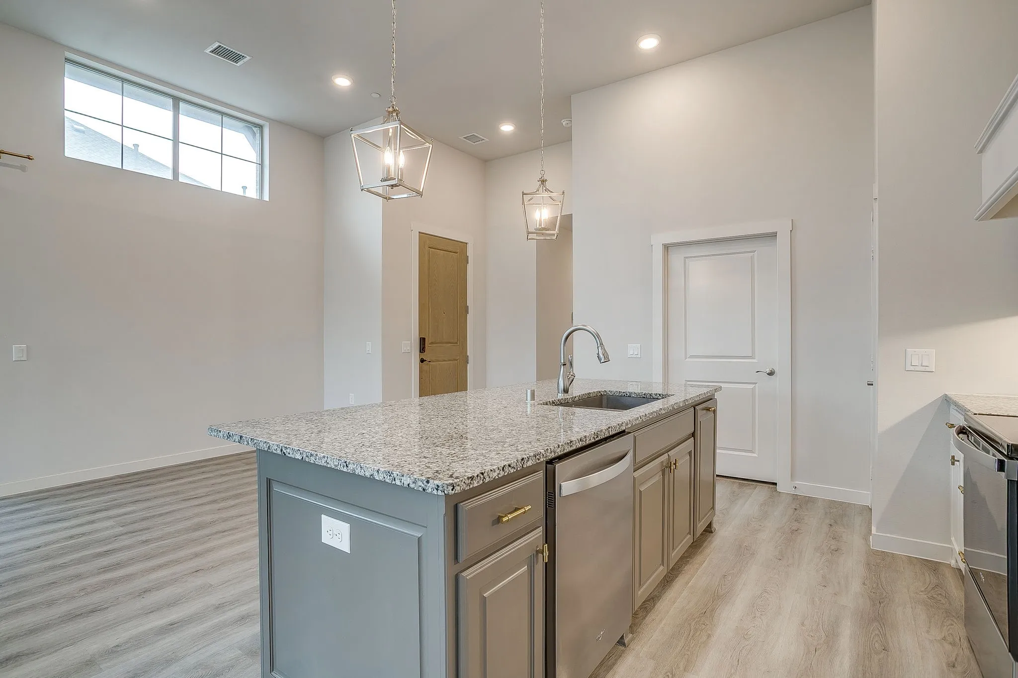 Single Family Residence For Sale in Denton County , 1020 Foxglove Lane, Prosper, Texas 75078, 2 Bedrooms, 2 Bathrooms, 2 Garage spaces, 1,370 Sqft, built in 2019, Preowned, Price $399,500, mls#21200901, Real Estate Agent in Prosper, Homes For Sale in Denton county, Homes For Sale in Prosper, Realtor in Prosper Texas, Real Estate Brokerage Independent Realty Texas, Luminita Cordes Realtor