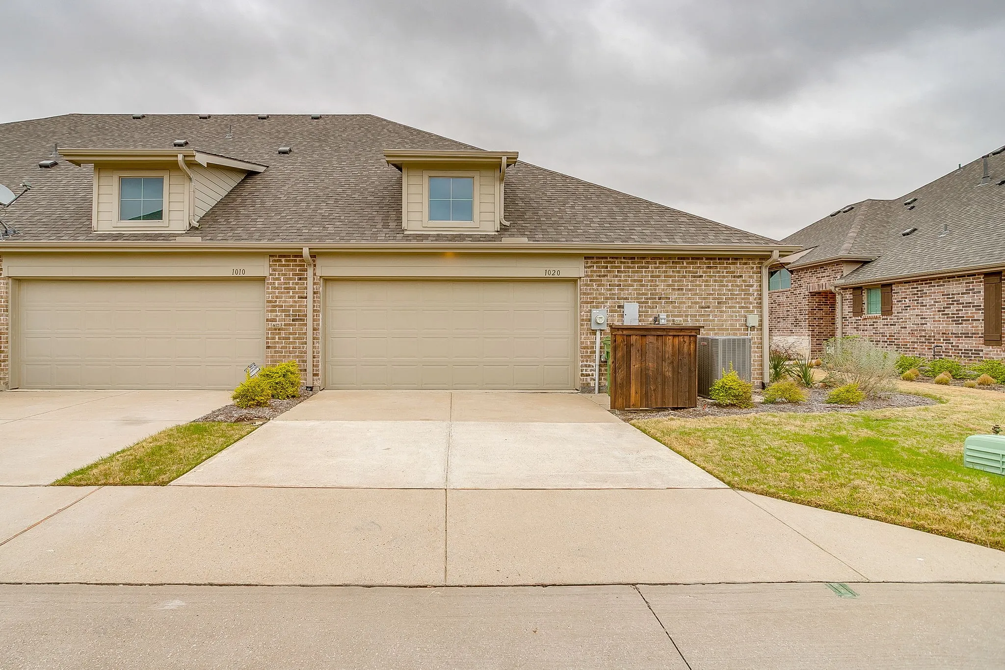Single Family Residence For Sale in Denton County , 1020 Foxglove Lane, Prosper, Texas 75078, 2 Bedrooms, 2 Bathrooms, 2 Garage spaces, 1,370 Sqft, built in 2019, Preowned, Price $399,500, mls#21200901, Real Estate Agent in Prosper, Homes For Sale in Denton county, Homes For Sale in Prosper, Realtor in Prosper Texas, Real Estate Brokerage Independent Realty Texas, Luminita Cordes Realtor