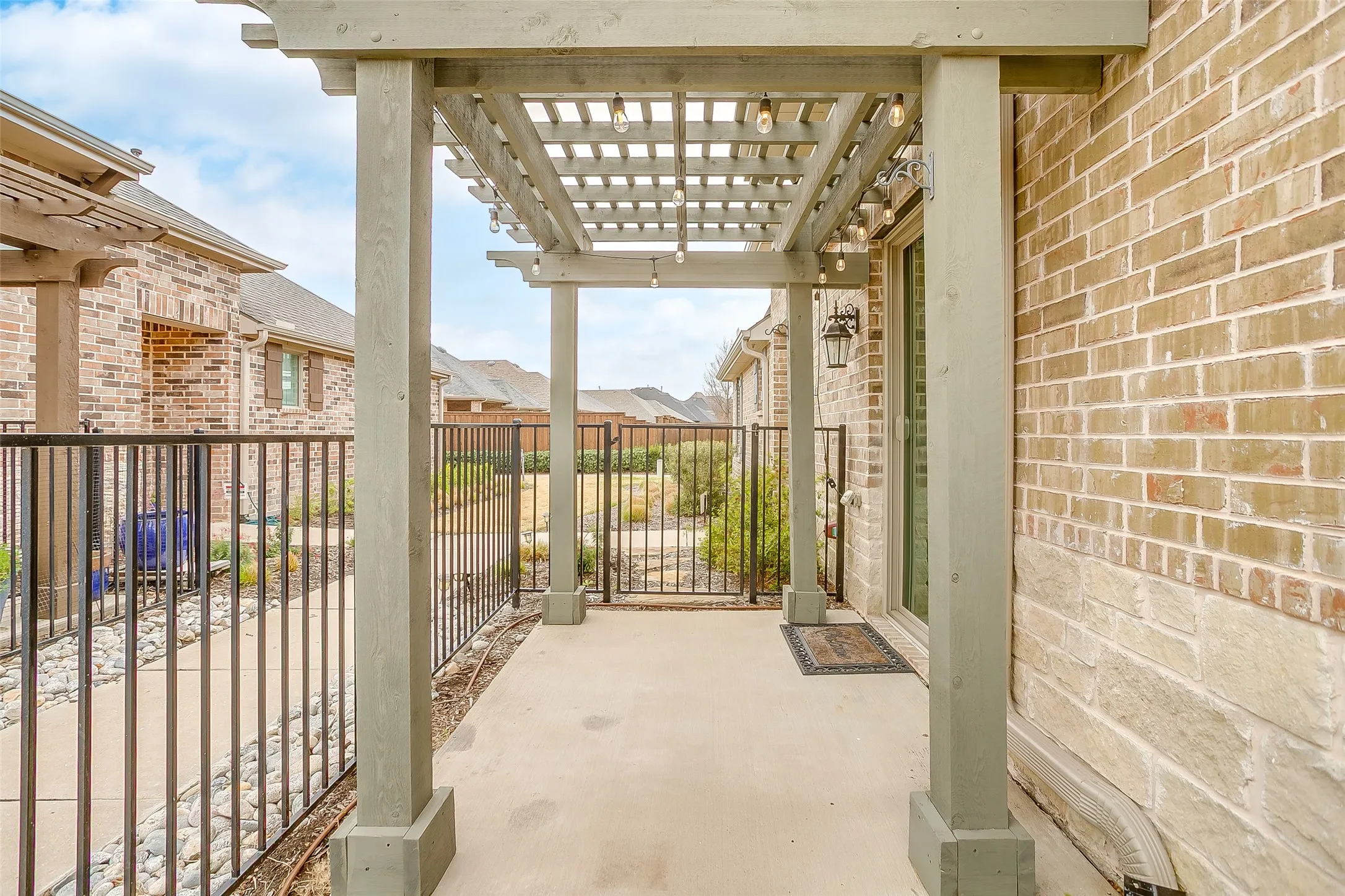 Single Family Residence For Sale in Denton County , 1020 Foxglove Lane, Prosper, Texas 75078, 2 Bedrooms, 2 Bathrooms, 2 Garage spaces, 1,370 Sqft, built in 2019, Preowned, Price $399,500, mls#21200901, Real Estate Agent in Prosper, Homes For Sale in Denton county, Homes For Sale in Prosper, Realtor in Prosper Texas, Real Estate Brokerage Independent Realty Texas, Luminita Cordes Realtor