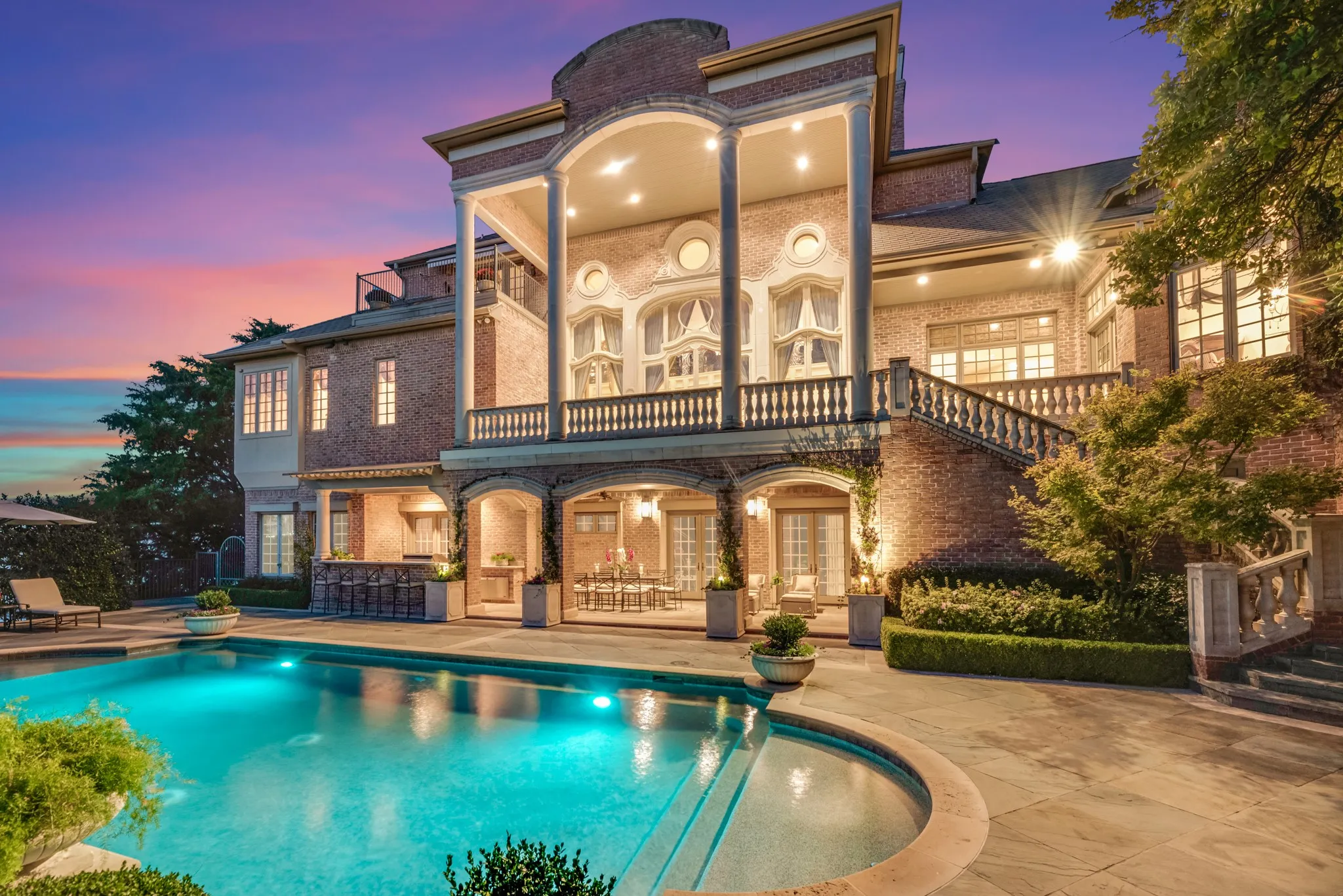 Single Family Residence For Sale in Tarrant County , 3004 W Shadow Drive, Arlington, Texas 76006, 5 Bedroom, 7 Bathroom, 5 Garage spaces, 9,026 Sqft, built in 1998, Preowned, mls#21147088, Real Estate Agent in Arlington, Homes For Sale in Tarrant county, Homes For Sale in Arlington, Realtor in Arlington Texas, Real Estate Brokerage Independent Realty Texas, Luminita Cordes Realtor