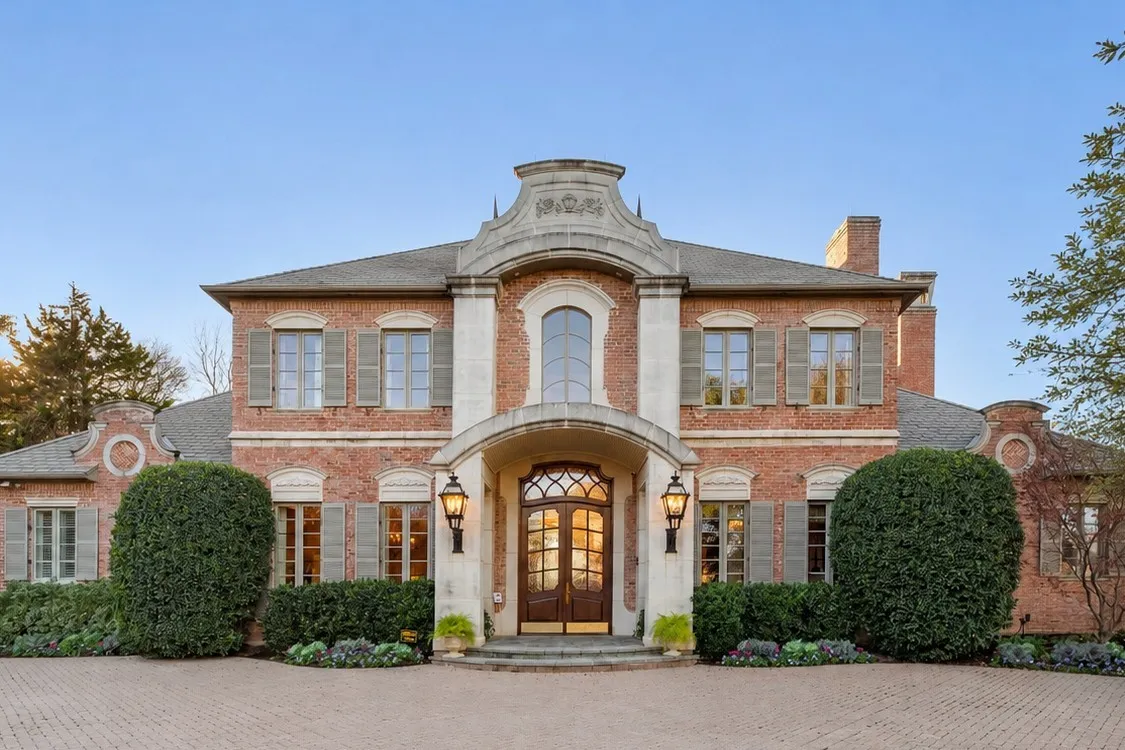 Single Family Residence For Sale in Tarrant County , 3004 W Shadow Drive, Arlington, Texas 76006, 5 Bedroom, 7 Bathroom, 5 Garage spaces, 10,000 Sqft, built in 1998, Preowned, mls#21147088, Real Estate Agent in Arlington, Homes For Sale in Tarrant county, Homes For Sale in Arlington, Realtor in Arlington Texas, Real Estate Brokerage Independent Realty Texas, Luminita Cordes Realtor