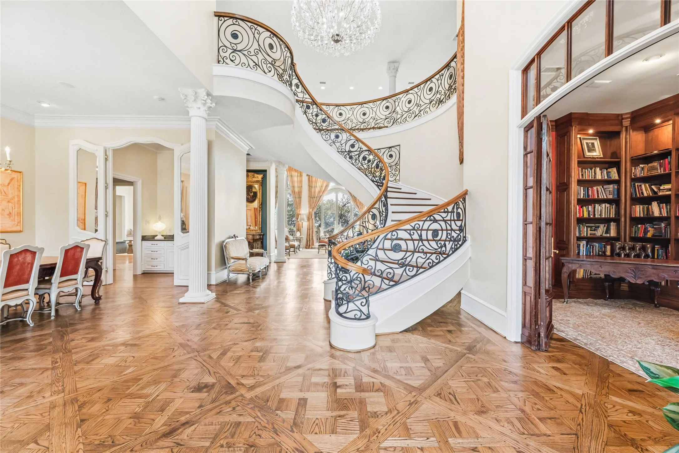 Single Family Residence For Sale in Tarrant County , 3004 W Shadow Drive, Arlington, Texas 76006, 5 Bedroom, 7 Bathroom, 5 Garage spaces, 9,026 Sqft, built in 1998, Preowned, mls#21147088, Real Estate Agent in Arlington, Homes For Sale in Tarrant county, Homes For Sale in Arlington, Realtor in Arlington Texas, Real Estate Brokerage Independent Realty Texas, Luminita Cordes Realtor
