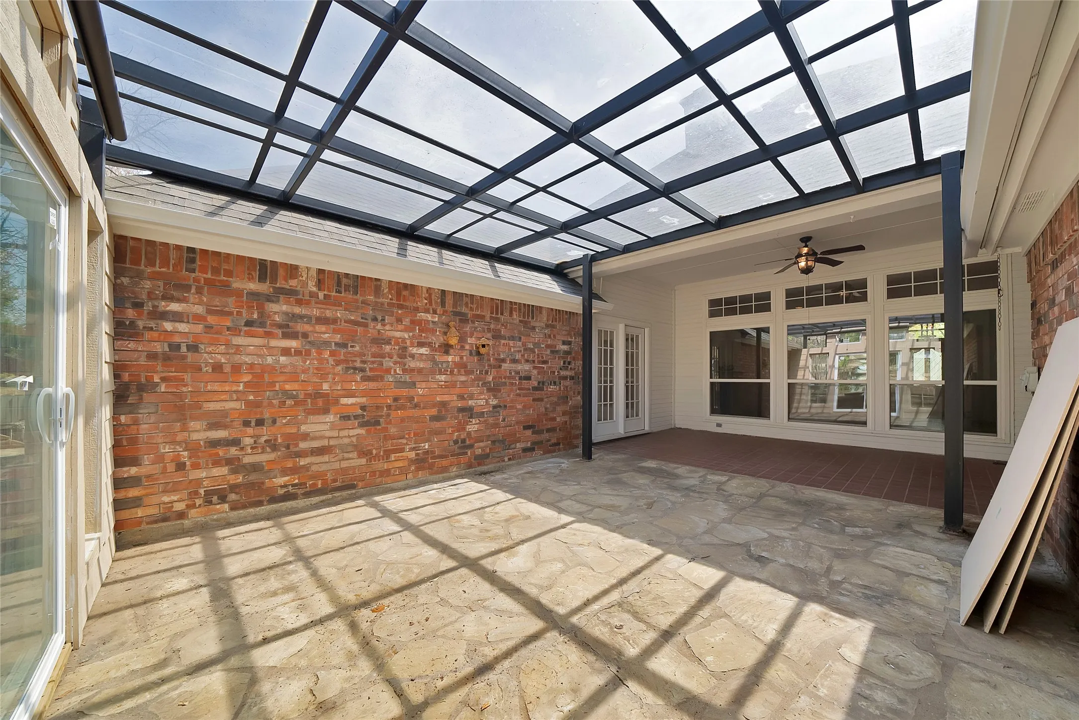 Single Family Residence For Sale in Tarrant County , 2930 Woodland Hills Drive, Grapevine, Texas 76051, 3 Bedrooms, 2 Bathrooms, 2 Garage spaces, 2,062 Sqft, built in 1989, Preowned, Price $480,000, mls#21217996, Real Estate Agent in Grapevine, Homes For Sale in Tarrant county, Homes For Sale in Grapevine, Realtor in Grapevine Texas, Real Estate Brokerage Independent Realty Texas, Luminita Cordes Realtor
