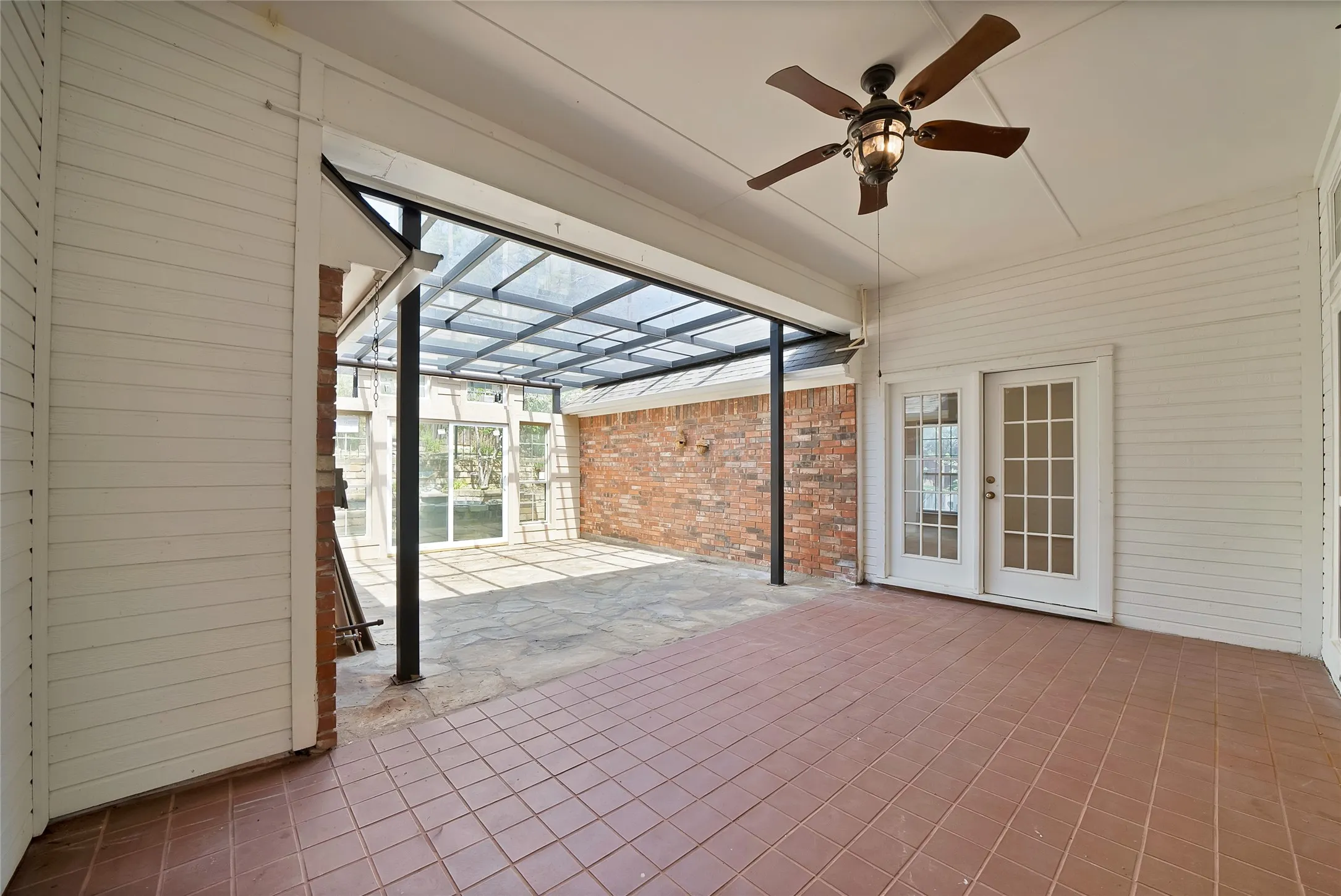 Single Family Residence For Sale in Tarrant County , 2930 Woodland Hills Drive, Grapevine, Texas 76051, 3 Bedrooms, 2 Bathrooms, 2 Garage spaces, 2,062 Sqft, built in 1989, Preowned, Price $480,000, mls#21217996, Real Estate Agent in Grapevine, Homes For Sale in Tarrant county, Homes For Sale in Grapevine, Realtor in Grapevine Texas, Real Estate Brokerage Independent Realty Texas, Luminita Cordes Realtor