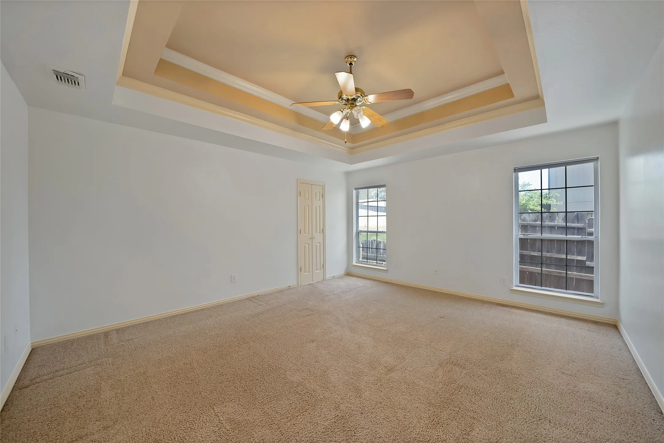 Single Family Residence For Sale in Tarrant County , 2930 Woodland Hills Drive, Grapevine, Texas 76051, 3 Bedrooms, 2 Bathrooms, 2 Garage spaces, 2,062 Sqft, built in 1989, Preowned, Price $480,000, mls#21217996, Real Estate Agent in Grapevine, Homes For Sale in Tarrant county, Homes For Sale in Grapevine, Realtor in Grapevine Texas, Real Estate Brokerage Independent Realty Texas, Luminita Cordes Realtor