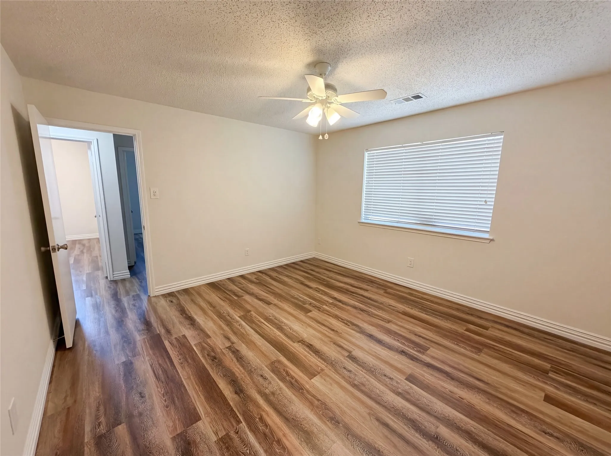 Single Family Residence For Sale in Collin County , 1711 Kennedy Drive, Wylie, Texas 75098, 4 Bedroom, 3 Bathroom, 2 Garage spaces, 2,876 Sqft, built in 1994, mls#21220048, Real Estate Agent in Wylie, Homes For Sale in Collin county, Homes For Sale in Wylie, Realtor in Wylie Texas, Real Estate Brokerage Independent Realty Texas, Luminita Cordes Realtor