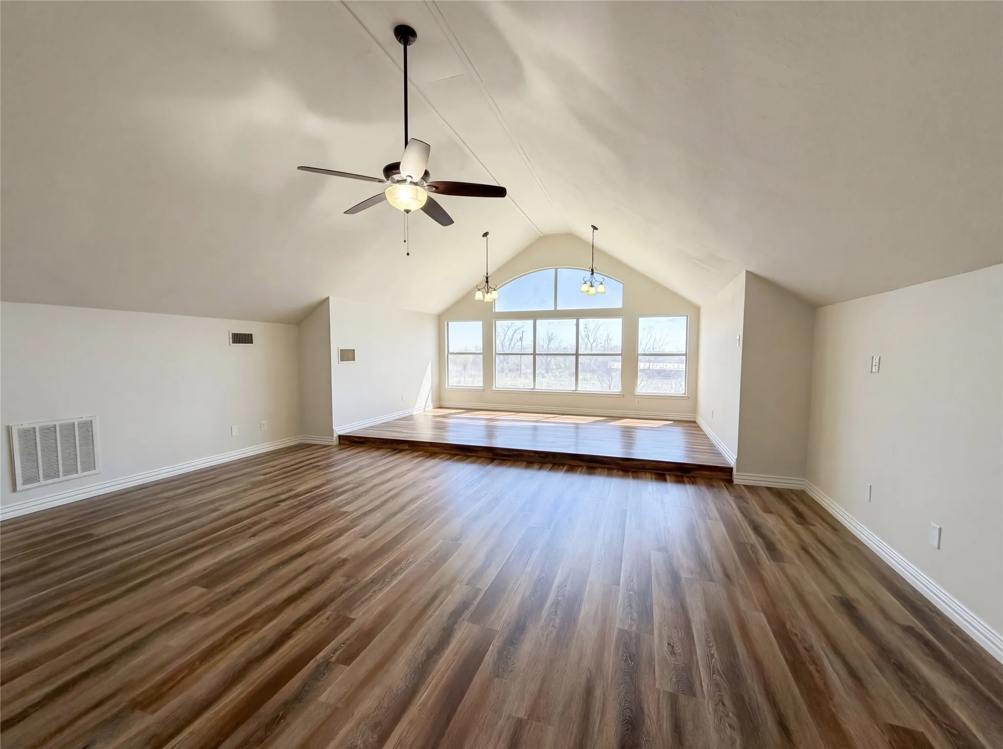 Single Family Residence For Sale in Collin County , 1711 Kennedy Drive, Wylie, Texas 75098, 4 Bedroom, 3 Bathroom, 2 Garage spaces, 2,876 Sqft, built in 1994, mls#21220048, Real Estate Agent in Wylie, Homes For Sale in Collin county, Homes For Sale in Wylie, Realtor in Wylie Texas, Real Estate Brokerage Independent Realty Texas, Luminita Cordes Realtor