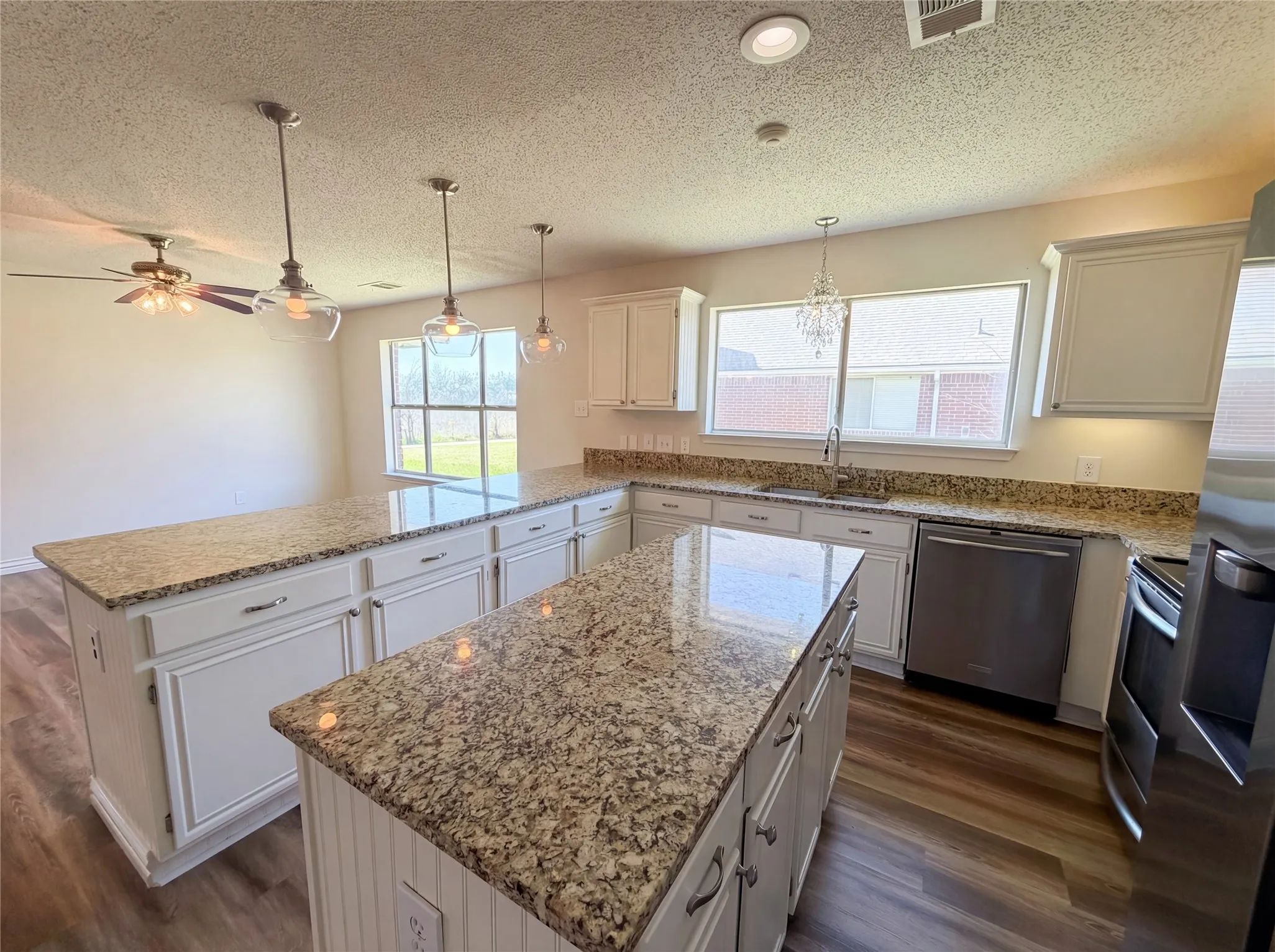 Single Family Residence For Sale in Collin County , 1711 Kennedy Drive, Wylie, Texas 75098, 4 Bedroom, 3 Bathroom, 2 Garage spaces, 2,876 Sqft, built in 1994, mls#21220048, Real Estate Agent in Wylie, Homes For Sale in Collin county, Homes For Sale in Wylie, Realtor in Wylie Texas, Real Estate Brokerage Independent Realty Texas, Luminita Cordes Realtor