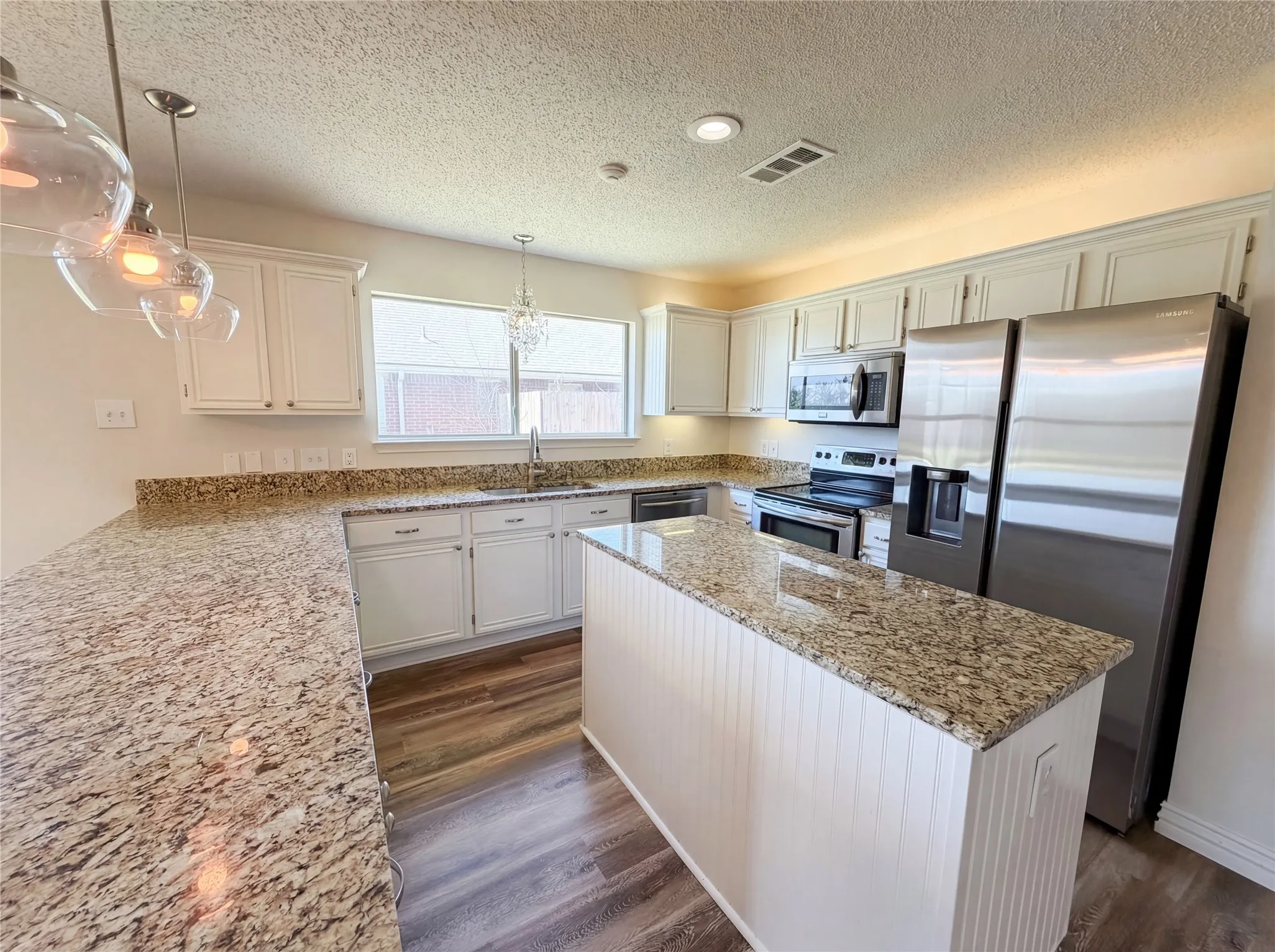 Single Family Residence For Sale in Collin County , 1711 Kennedy Drive, Wylie, Texas 75098, 4 Bedroom, 3 Bathroom, 2 Garage spaces, 2,876 Sqft, built in 1994, mls#21220048, Real Estate Agent in Wylie, Homes For Sale in Collin county, Homes For Sale in Wylie, Realtor in Wylie Texas, Real Estate Brokerage Independent Realty Texas, Luminita Cordes Realtor