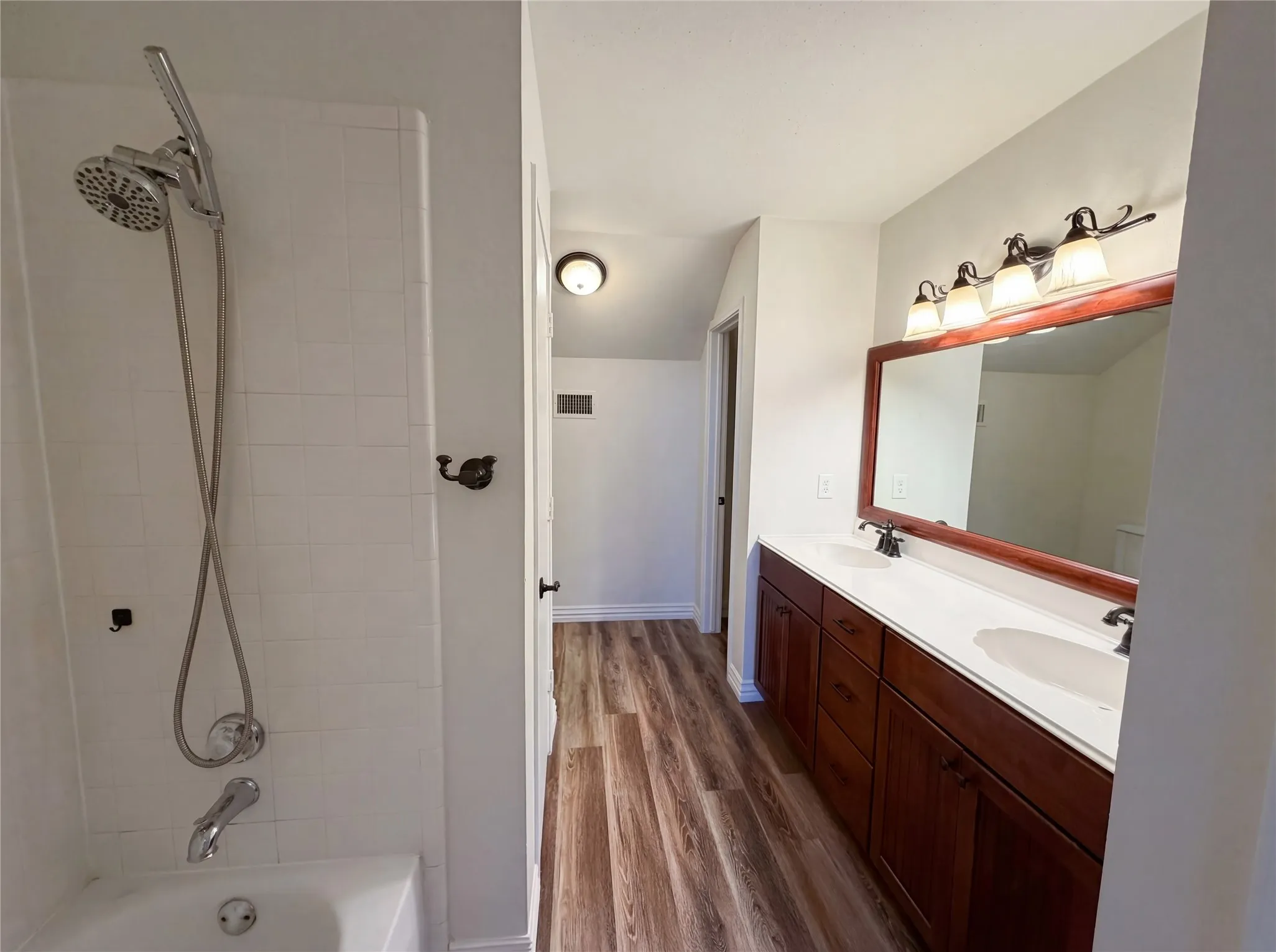 Single Family Residence For Sale in Collin County , 1711 Kennedy Drive, Wylie, Texas 75098, 4 Bedroom, 3 Bathroom, 2 Garage spaces, 2,876 Sqft, built in 1994, mls#21220048, Real Estate Agent in Wylie, Homes For Sale in Collin county, Homes For Sale in Wylie, Realtor in Wylie Texas, Real Estate Brokerage Independent Realty Texas, Luminita Cordes Realtor
