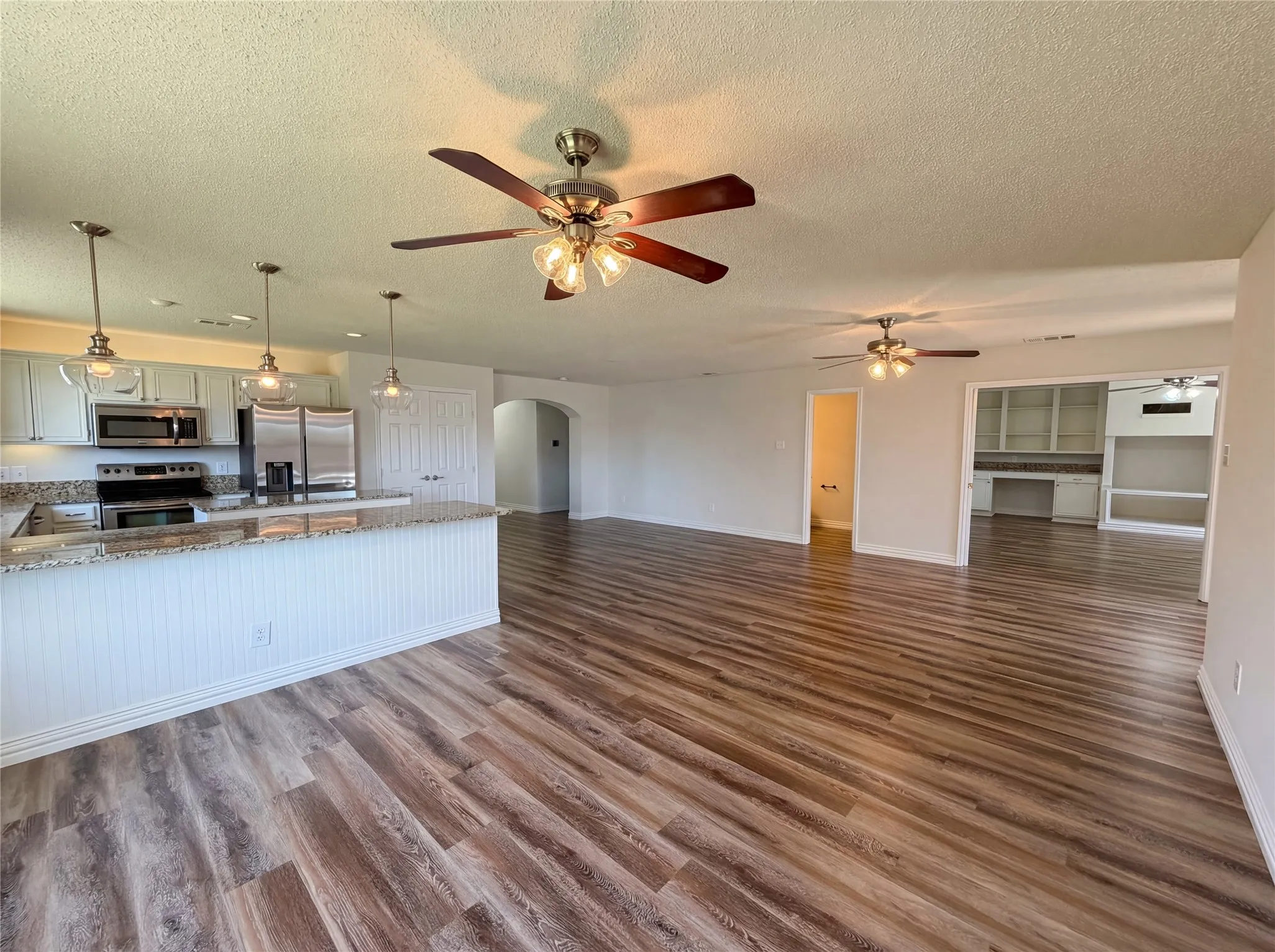 Single Family Residence For Sale in Collin County , 1711 Kennedy Drive, Wylie, Texas 75098, 4 Bedroom, 3 Bathroom, 2 Garage spaces, 2,876 Sqft, built in 1994, mls#21220048, Real Estate Agent in Wylie, Homes For Sale in Collin county, Homes For Sale in Wylie, Realtor in Wylie Texas, Real Estate Brokerage Independent Realty Texas, Luminita Cordes Realtor