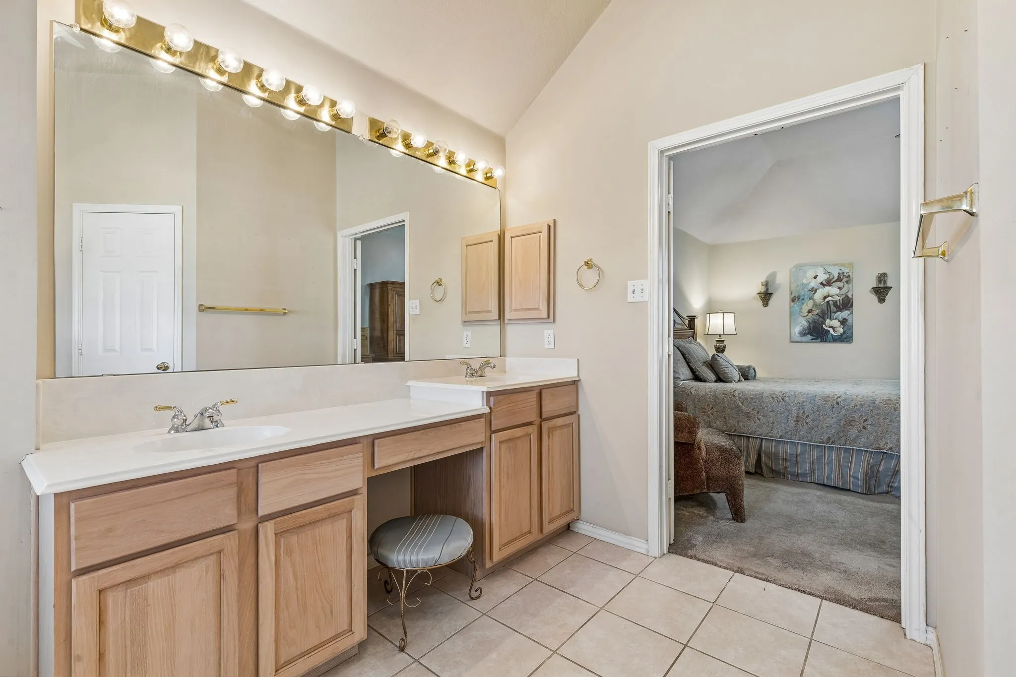 Single Family Residence For Sale in Dallas County , 2710 Winterberry Drive, Rowlett, Texas 75089, 4 Bedroom, 3 Bathroom, 2 Garage spaces, 3,019 Sqft, built in 1998, Preowned, mls#21209905, Real Estate Agent in Rowlett, Homes For Sale in Dallas county, Homes For Sale in Rowlett, Realtor in Rowlett Texas, Real Estate Brokerage Independent Realty Texas, Luminita Cordes Realtor