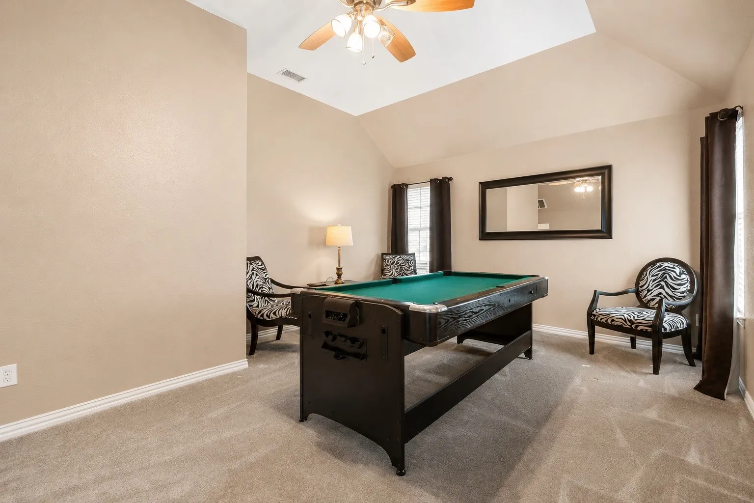 Single Family Residence For Sale in Dallas County , 2710 Winterberry Drive, Rowlett, Texas 75089, 4 Bedroom, 3 Bathroom, 2 Garage spaces, 3,019 Sqft, built in 1998, Preowned, mls#21209905, Real Estate Agent in Rowlett, Homes For Sale in Dallas county, Homes For Sale in Rowlett, Realtor in Rowlett Texas, Real Estate Brokerage Independent Realty Texas, Luminita Cordes Realtor