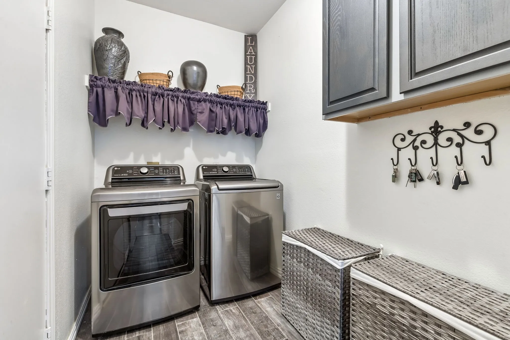 Single Family Residence For Sale in Dallas County , 2710 Winterberry Drive, Rowlett, Texas 75089, 4 Bedroom, 3 Bathroom, 2 Garage spaces, 3,019 Sqft, built in 1998, Preowned, mls#21209905, Real Estate Agent in Rowlett, Homes For Sale in Dallas county, Homes For Sale in Rowlett, Realtor in Rowlett Texas, Real Estate Brokerage Independent Realty Texas, Luminita Cordes Realtor