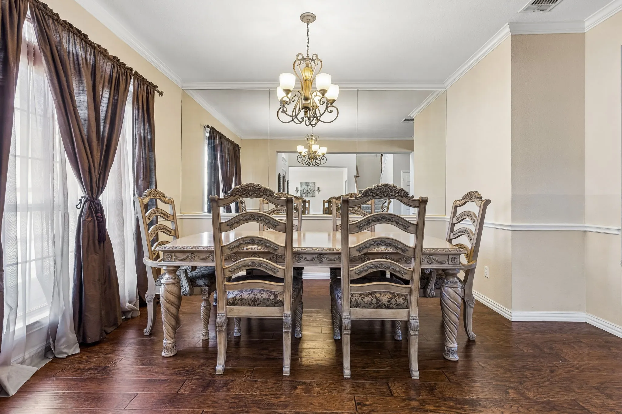 Single Family Residence For Sale in Dallas County , 2710 Winterberry Drive, Rowlett, Texas 75089, 4 Bedroom, 3 Bathroom, 2 Garage spaces, 3,019 Sqft, built in 1998, Preowned, mls#21209905, Real Estate Agent in Rowlett, Homes For Sale in Dallas county, Homes For Sale in Rowlett, Realtor in Rowlett Texas, Real Estate Brokerage Independent Realty Texas, Luminita Cordes Realtor