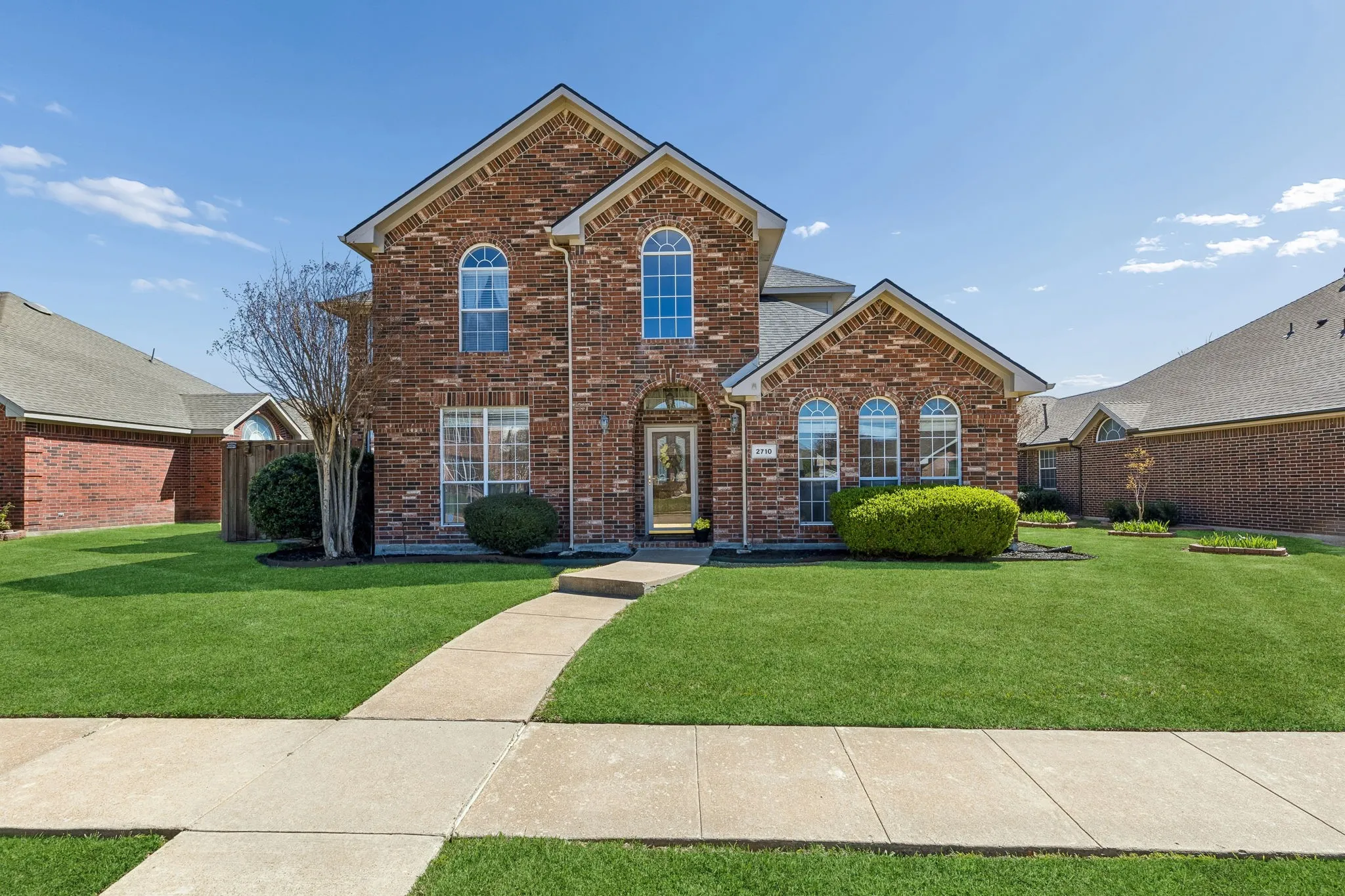 Single Family Residence For Sale in Dallas County , 2710 Winterberry Drive, Rowlett, Texas 75089, 4 Bedroom, 3 Bathroom, 2 Garage spaces, 3,019 Sqft, built in 1998, Preowned, mls#21209905, Real Estate Agent in Rowlett, Homes For Sale in Dallas county, Homes For Sale in Rowlett, Realtor in Rowlett Texas, Real Estate Brokerage Independent Realty Texas, Luminita Cordes Realtor