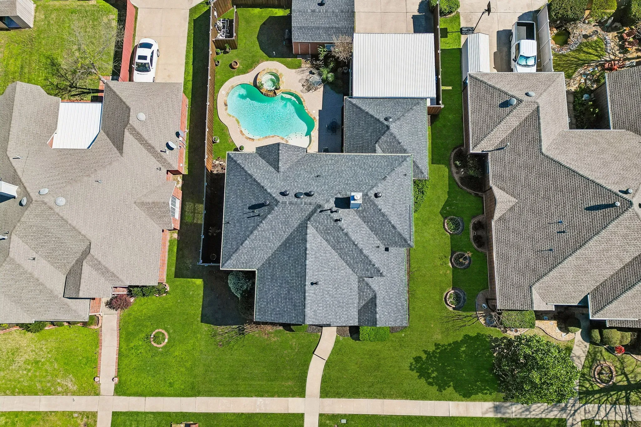 Single Family Residence For Sale in Dallas County , 2710 Winterberry Drive, Rowlett, Texas 75089, 4 Bedroom, 3 Bathroom, 2 Garage spaces, 3,019 Sqft, built in 1998, Preowned, mls#21209905, Real Estate Agent in Rowlett, Homes For Sale in Dallas county, Homes For Sale in Rowlett, Realtor in Rowlett Texas, Real Estate Brokerage Independent Realty Texas, Luminita Cordes Realtor