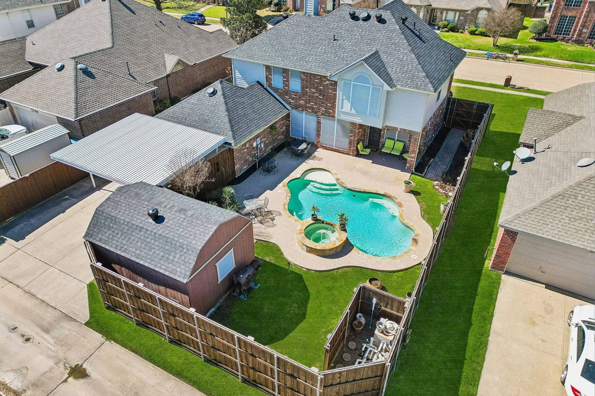 Single Family Residence For Sale in Dallas County , 2710 Winterberry Drive, Rowlett, Texas 75089, 4 Bedroom, 3 Bathroom, 2 Garage spaces, 3,019 Sqft, built in 1998, Preowned, mls#21209905, Real Estate Agent in Rowlett, Homes For Sale in Dallas county, Homes For Sale in Rowlett, Realtor in Rowlett Texas, Real Estate Brokerage Independent Realty Texas, Luminita Cordes Realtor