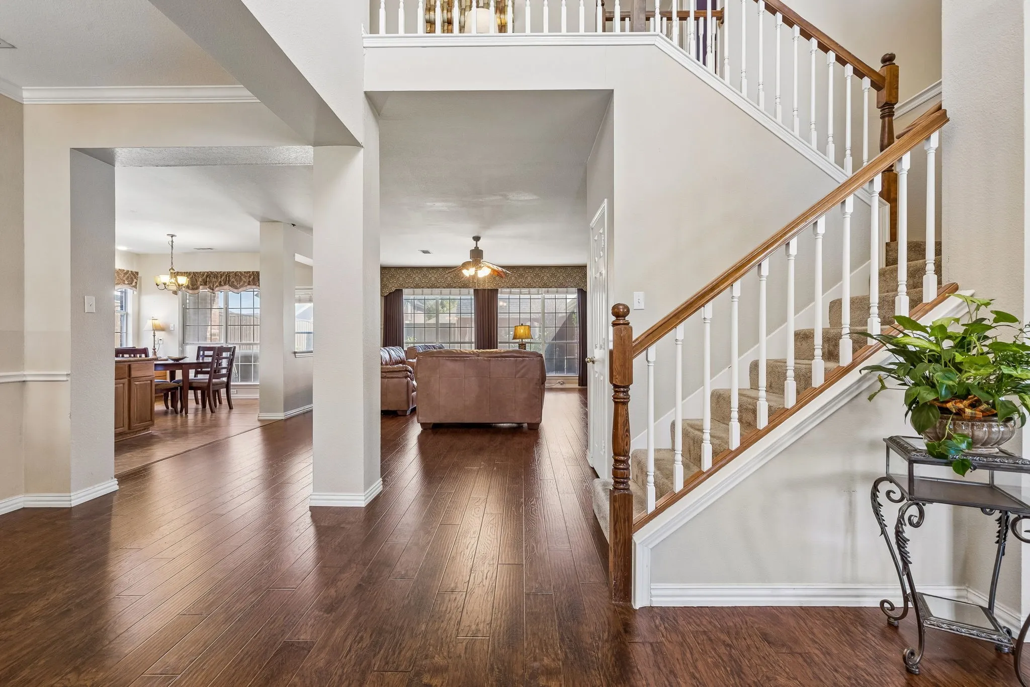 Single Family Residence For Sale in Dallas County , 2710 Winterberry Drive, Rowlett, Texas 75089, 4 Bedroom, 3 Bathroom, 2 Garage spaces, 3,019 Sqft, built in 1998, Preowned, mls#21209905, Real Estate Agent in Rowlett, Homes For Sale in Dallas county, Homes For Sale in Rowlett, Realtor in Rowlett Texas, Real Estate Brokerage Independent Realty Texas, Luminita Cordes Realtor