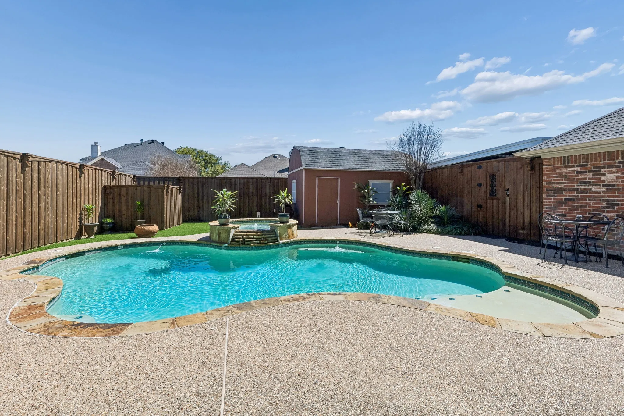 Single Family Residence For Sale in Dallas County , 2710 Winterberry Drive, Rowlett, Texas 75089, 4 Bedroom, 3 Bathroom, 2 Garage spaces, 3,019 Sqft, built in 1998, Preowned, mls#21209905, Real Estate Agent in Rowlett, Homes For Sale in Dallas county, Homes For Sale in Rowlett, Realtor in Rowlett Texas, Real Estate Brokerage Independent Realty Texas, Luminita Cordes Realtor