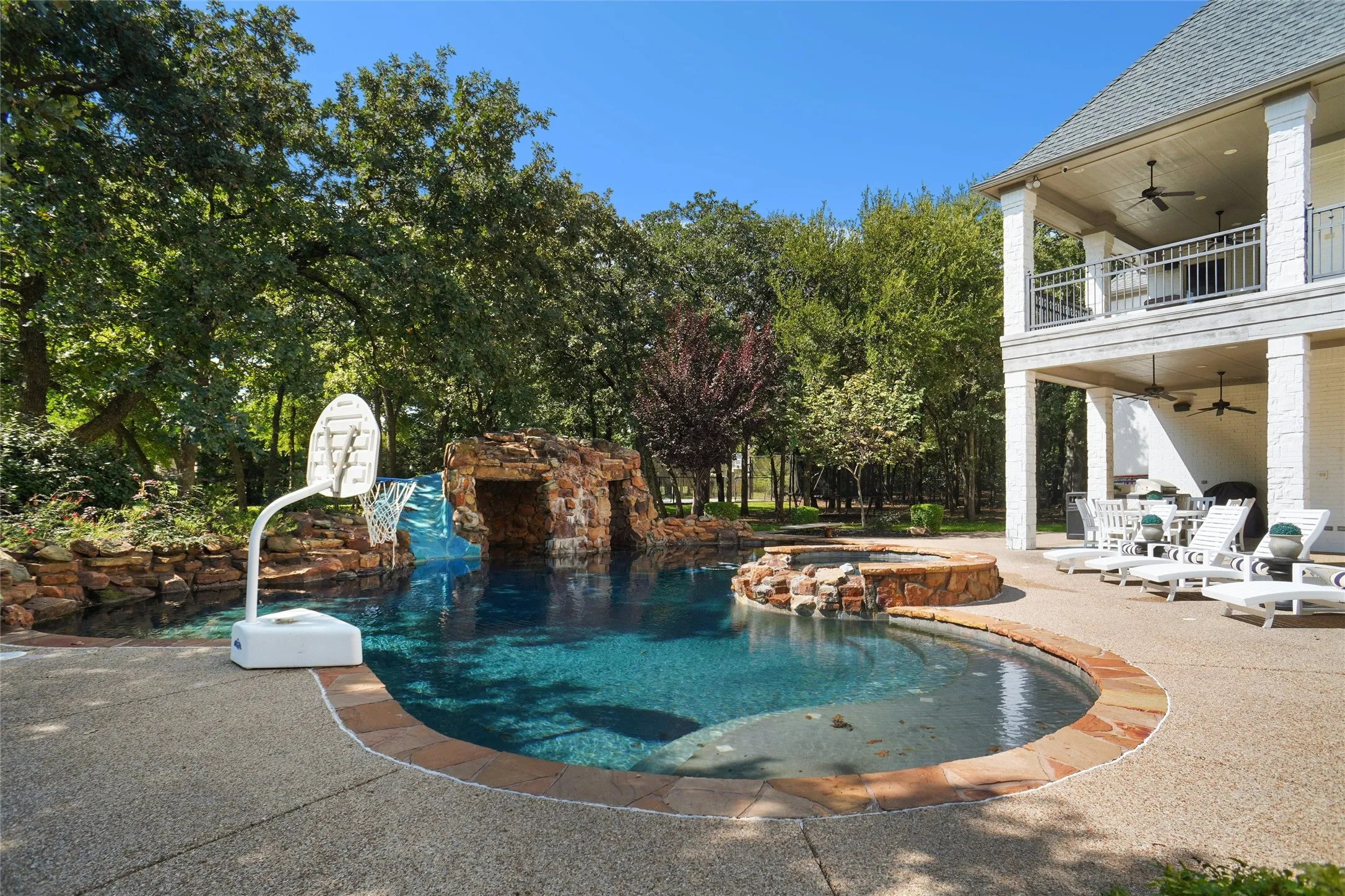 Single Family Residence For Sale in Tarrant County , 509 King Ranch Road, Southlake, Texas 76092, 6 Bedroom, 8 Bathroom, 4 Garage spaces, 9,600 Sqft, built in 2004, mls#21190279, Real Estate Agent in Southlake, Homes For Sale in Tarrant county, Homes For Sale in Southlake, Realtor in Southlake Texas, Real Estate Brokerage Independent Realty Texas, Luminita Cordes Realtor