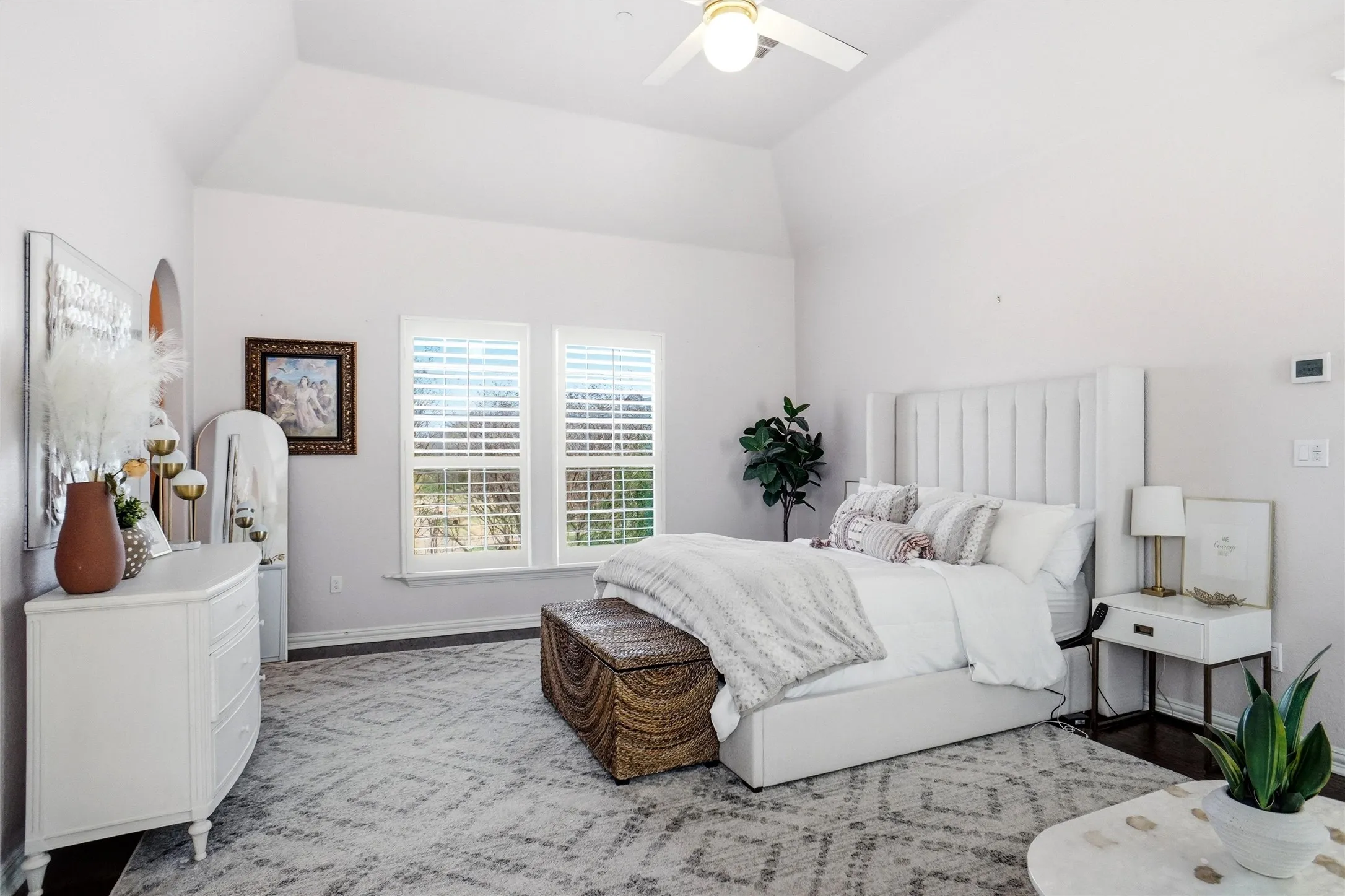 Single Family Residence For Sale in Tarrant County , 509 King Ranch Road, Southlake, Texas 76092, 6 Bedroom, 8 Bathroom, 4 Garage spaces, 9,600 Sqft, built in 2004, mls#21190279, Real Estate Agent in Southlake, Homes For Sale in Tarrant county, Homes For Sale in Southlake, Realtor in Southlake Texas, Real Estate Brokerage Independent Realty Texas, Luminita Cordes Realtor