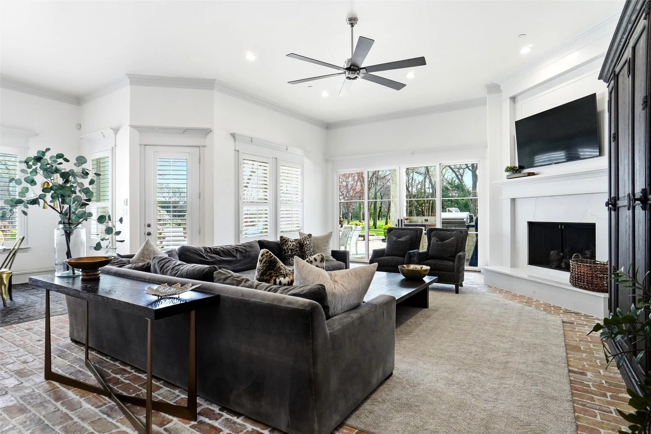 Single Family Residence For Sale in Tarrant County , 509 King Ranch Road, Southlake, Texas 76092, 6 Bedroom, 8 Bathroom, 4 Garage spaces, 9,600 Sqft, built in 2004, mls#21190279, Real Estate Agent in Southlake, Homes For Sale in Tarrant county, Homes For Sale in Southlake, Realtor in Southlake Texas, Real Estate Brokerage Independent Realty Texas, Luminita Cordes Realtor