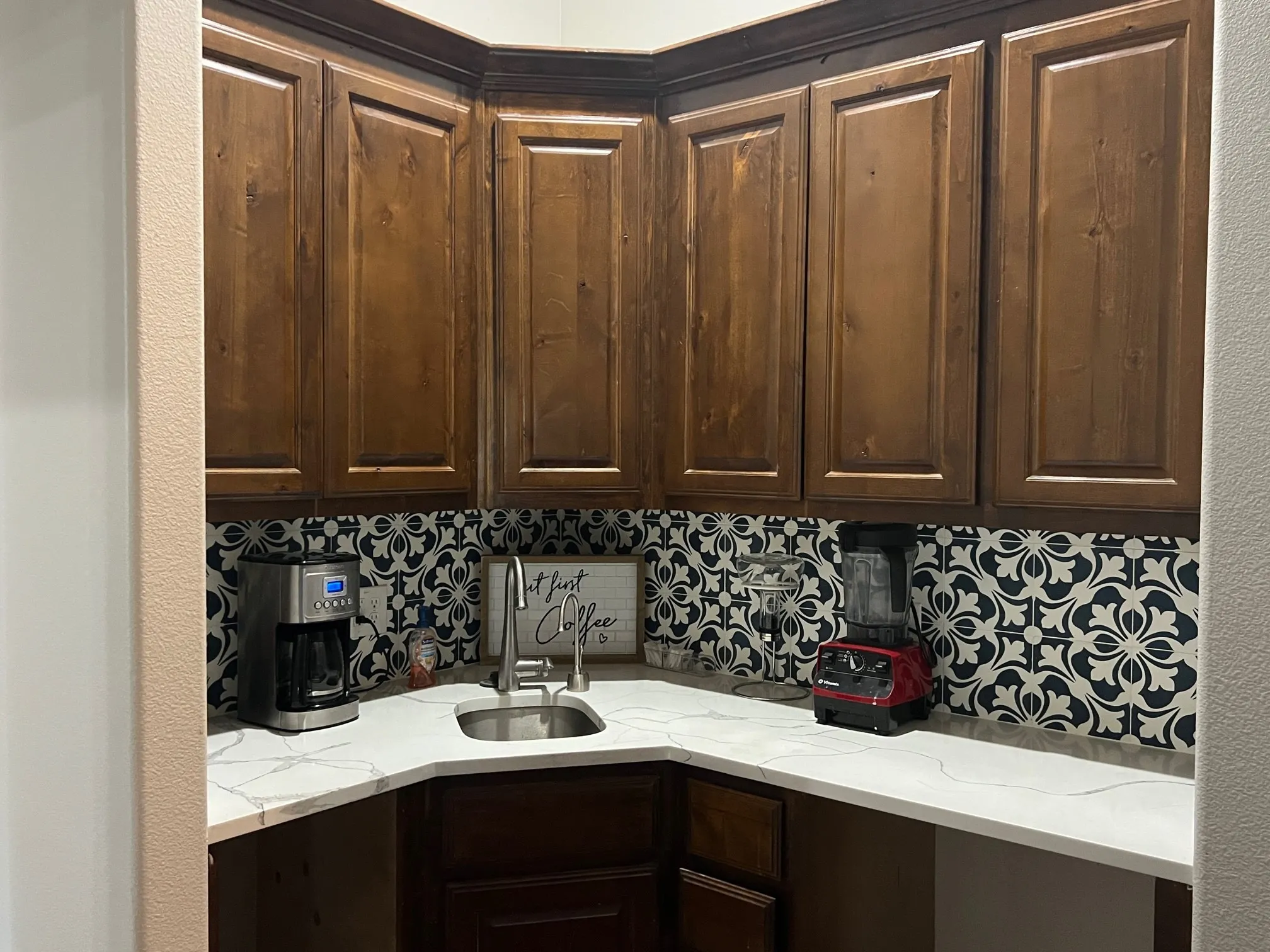 Single Family Residence For Sale in Rains County , 251 Rs County Road 3430, Emory, Texas 75440, 5 Bedroom, 5 Bathroom, 2 Garage spaces, 4,887 Sqft, built in 2015, Preowned, mls#21220149, Real Estate Agent in Emory, Homes For Sale in Rains county, Homes For Sale in Emory, Realtor in Emory Texas, Real Estate Brokerage Independent Realty Texas, Luminita Cordes Realtor