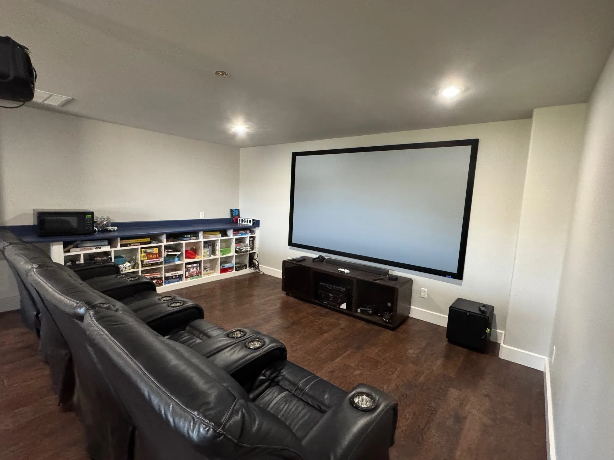 Single Family Residence For Sale in Rains County , 251 Rs County Road 3430, Emory, Texas 75440, 5 Bedroom, 5 Bathroom, 2 Garage spaces, 4,887 Sqft, built in 2015, Preowned, mls#21220149, Real Estate Agent in Emory, Homes For Sale in Rains county, Homes For Sale in Emory, Realtor in Emory Texas, Real Estate Brokerage Independent Realty Texas, Luminita Cordes Realtor