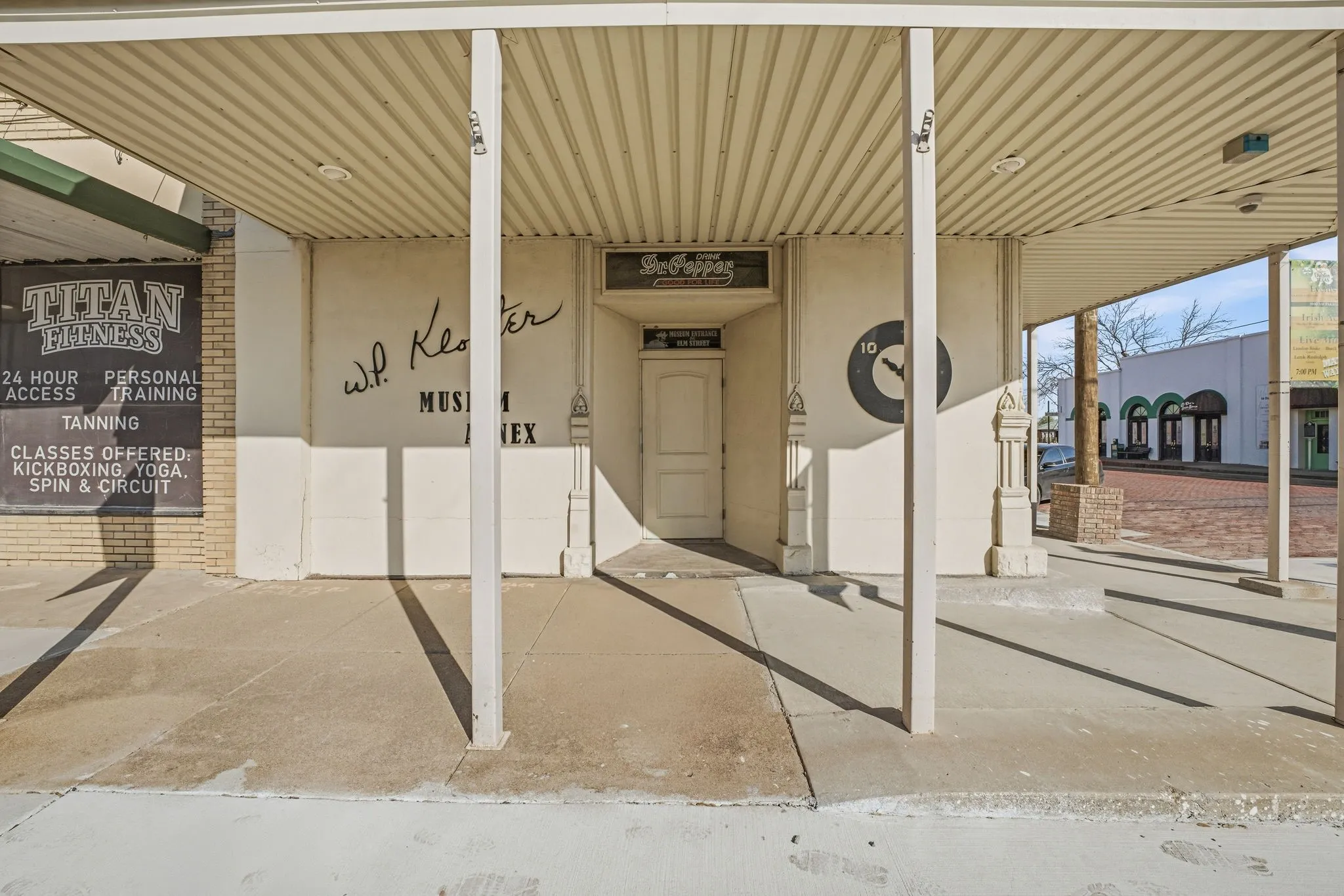 Retail For Sale in Erath County , 127 S Patrick Street, Dublin, Texas 76446, 0, 0, Garage spaces, 0 Sqft, built in 1920, Preowned, mls#21219800, Real Estate Agent in Dublin, Homes For Sale in Erath county, Homes For Sale in Dublin, Realtor in Dublin Texas, Real Estate Brokerage Independent Realty Texas, Luminita Cordes Realtor