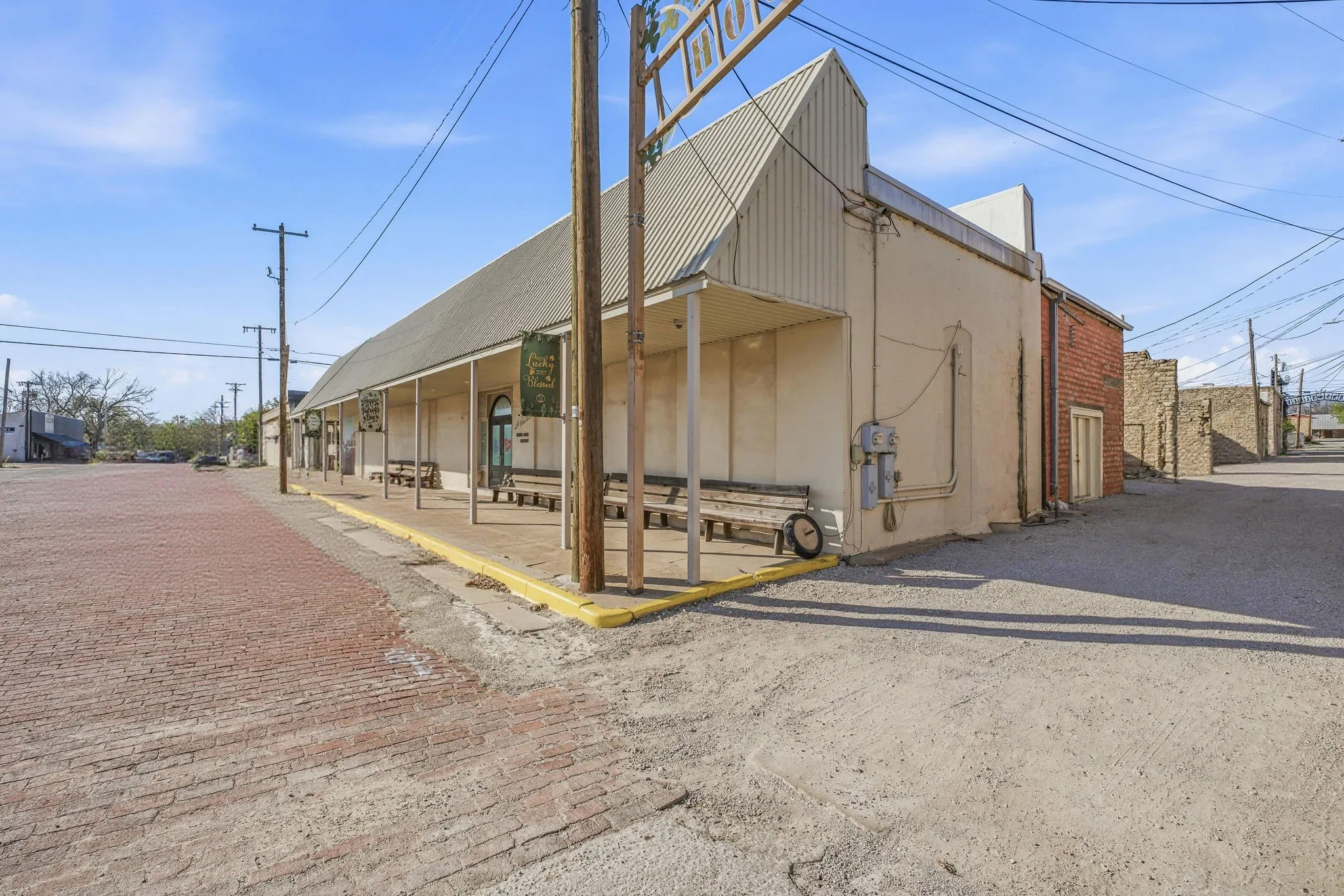 Retail For Sale in Erath County , 127 S Patrick Street, Dublin, Texas 76446, 0, 0, Garage spaces, 0 Sqft, built in 1920, Preowned, mls#21219800, Real Estate Agent in Dublin, Homes For Sale in Erath county, Homes For Sale in Dublin, Realtor in Dublin Texas, Real Estate Brokerage Independent Realty Texas, Luminita Cordes Realtor