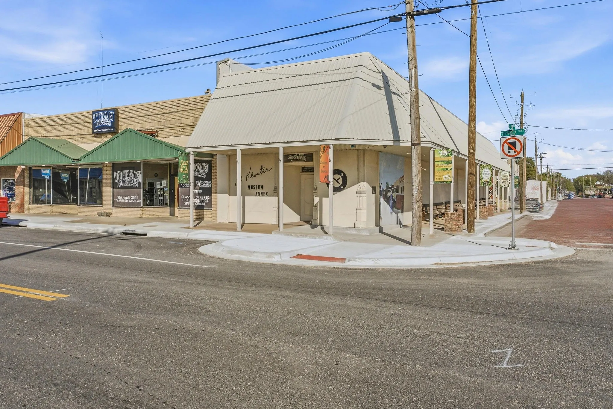 Retail For Sale in Erath County , 127 S Patrick Street, Dublin, Texas 76446, 0, 0, Garage spaces, 0 Sqft, built in 1920, Preowned, mls#21219800, Real Estate Agent in Dublin, Homes For Sale in Erath county, Homes For Sale in Dublin, Realtor in Dublin Texas, Real Estate Brokerage Independent Realty Texas, Luminita Cordes Realtor