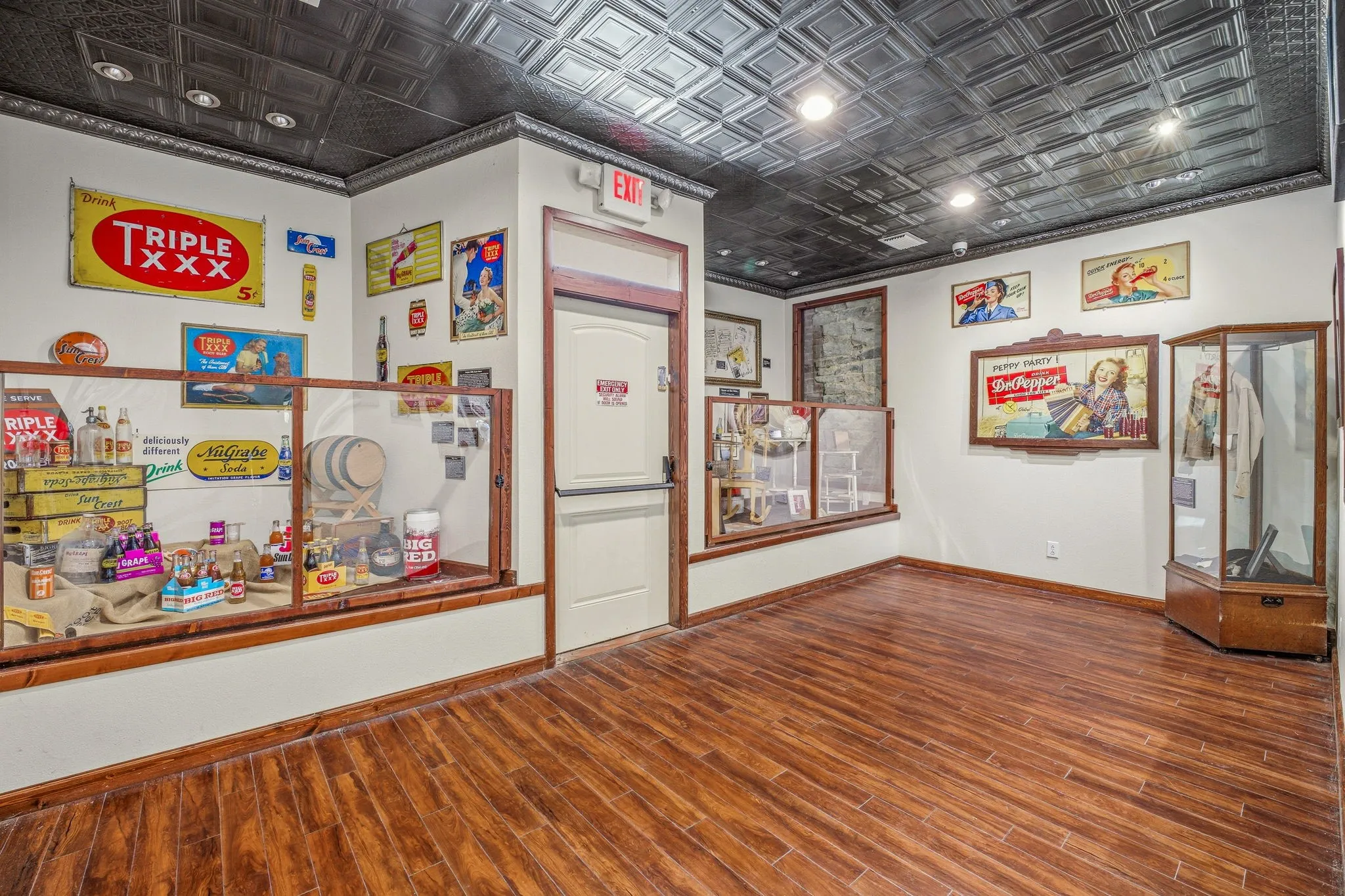 Retail For Sale in Erath County , 127 S Patrick Street, Dublin, Texas 76446, 0, 0, Garage spaces, 0 Sqft, built in 1920, Preowned, mls#21219800, Real Estate Agent in Dublin, Homes For Sale in Erath county, Homes For Sale in Dublin, Realtor in Dublin Texas, Real Estate Brokerage Independent Realty Texas, Luminita Cordes Realtor
