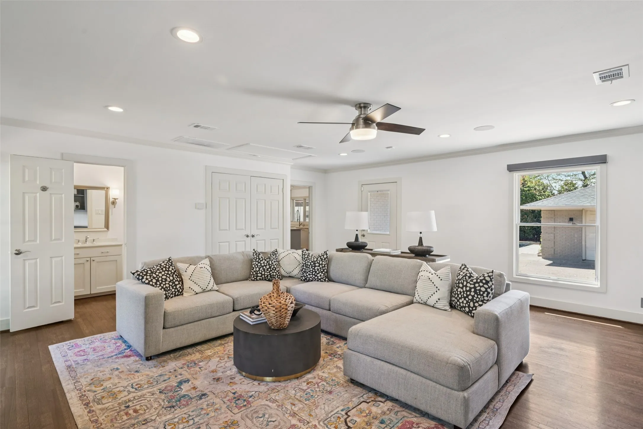 Single Family Residence For Sale in Dallas County , 5818 Gramercy Place, Dallas, Texas 75230, 4 Bedroom, 4 Bathroom, 2 Garage spaces, 3,906 Sqft, built in 1956, Preowned, mls#21213518, Real Estate Agent in Dallas, Homes For Sale in Dallas county, Homes For Sale in Dallas, Realtor in Dallas Texas, Real Estate Brokerage Independent Realty Texas, Luminita Cordes Realtor