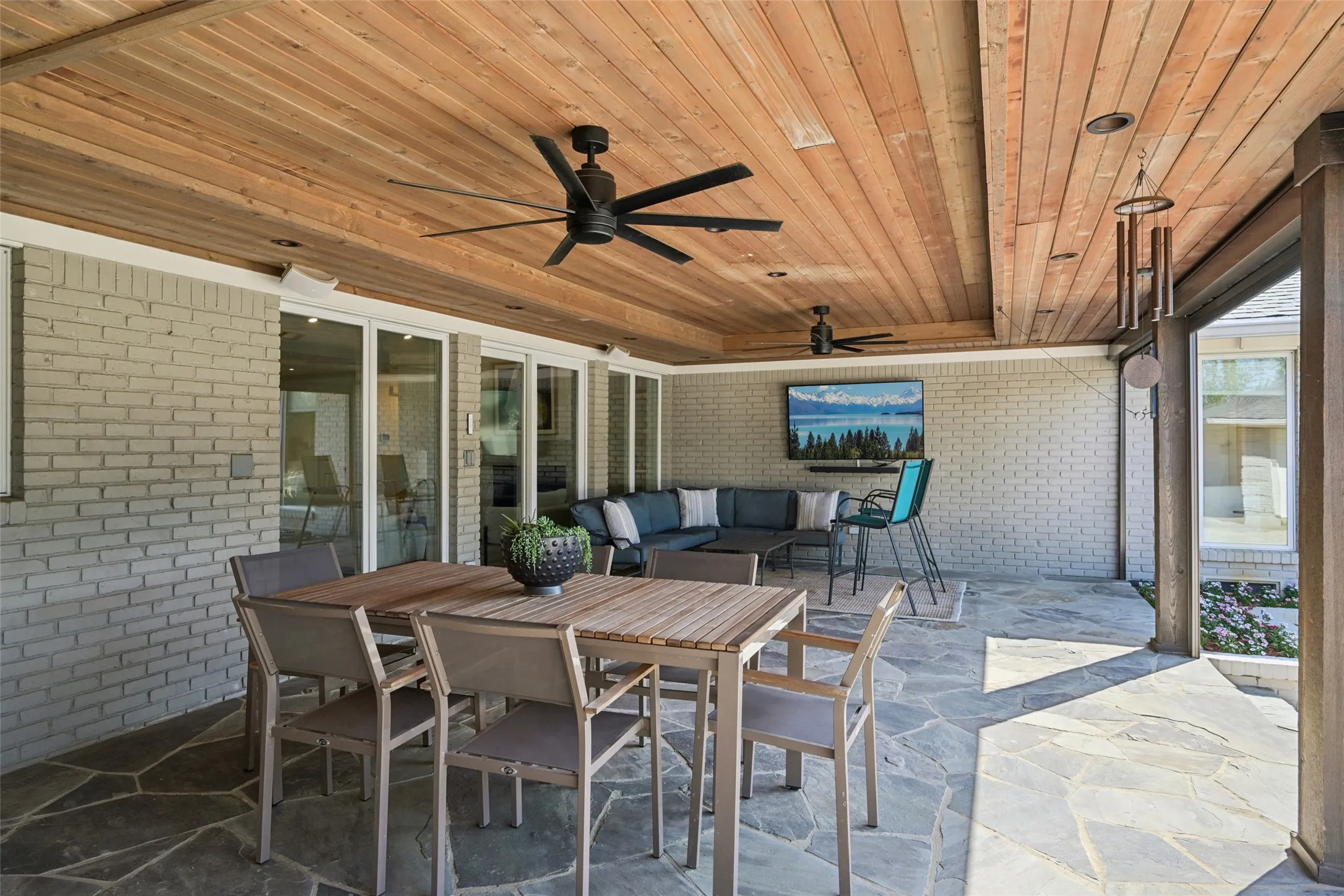 Single Family Residence For Sale in Dallas County , 5818 Gramercy Place, Dallas, Texas 75230, 4 Bedroom, 4 Bathroom, 2 Garage spaces, 3,906 Sqft, built in 1956, Preowned, mls#21213518, Real Estate Agent in Dallas, Homes For Sale in Dallas county, Homes For Sale in Dallas, Realtor in Dallas Texas, Real Estate Brokerage Independent Realty Texas, Luminita Cordes Realtor