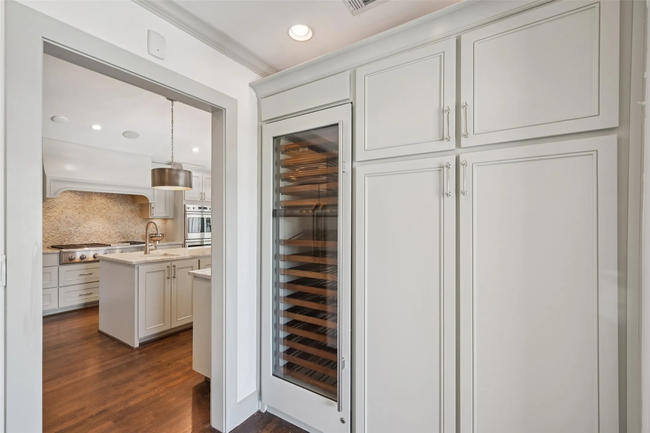 Single Family Residence For Sale in Dallas County , 5818 Gramercy Place, Dallas, Texas 75230, 4 Bedroom, 4 Bathroom, 2 Garage spaces, 3,906 Sqft, built in 1956, Preowned, mls#21213518, Real Estate Agent in Dallas, Homes For Sale in Dallas county, Homes For Sale in Dallas, Realtor in Dallas Texas, Real Estate Brokerage Independent Realty Texas, Luminita Cordes Realtor