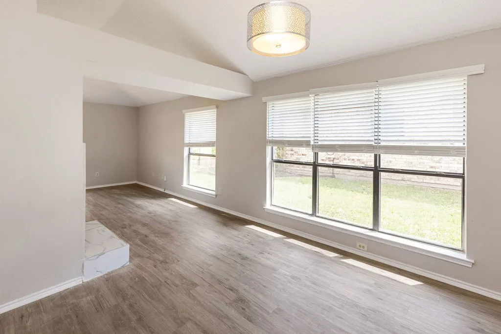 Single Family Residence For Sale in Collin County , 1304 Petunia Drive, Allen, Texas 75002, 3 Bedroom, 2 Bathroom, 2 Garage spaces, 1,794 Sqft, built in 1984, Price $359,900, mls#21219897, Real Estate Agent in Allen, Homes For Sale in Collin county, Homes For Sale in Allen, Realtor in Allen Texas, Real Estate Brokerage Independent Realty Texas, Luminita Cordes Realtor