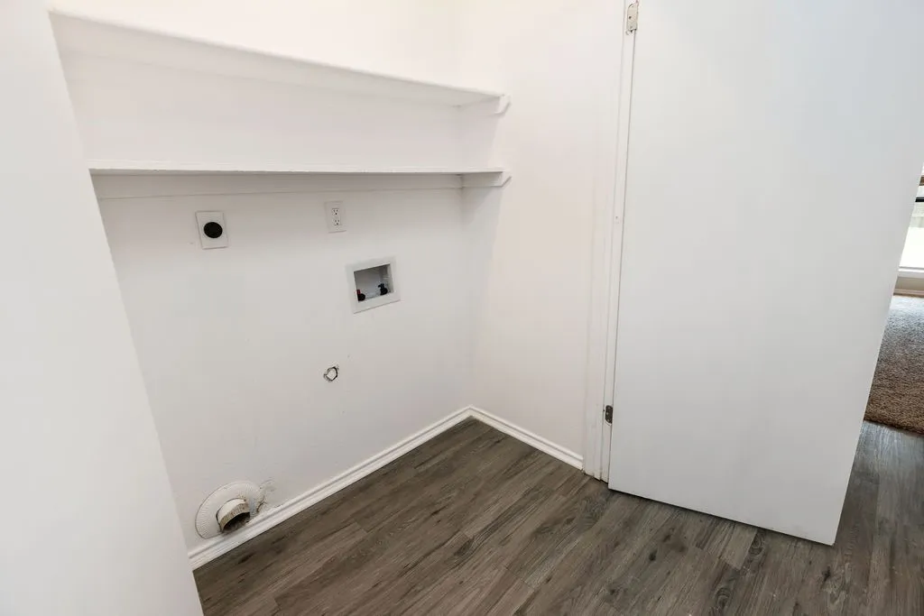 Single Family Residence For Sale in Collin County , 1304 Petunia Drive, Allen, Texas 75002, 3 Bedroom, 2 Bathroom, 2 Garage spaces, 1,794 Sqft, built in 1984, Price $359,900, mls#21219897, Real Estate Agent in Allen, Homes For Sale in Collin county, Homes For Sale in Allen, Realtor in Allen Texas, Real Estate Brokerage Independent Realty Texas, Luminita Cordes Realtor