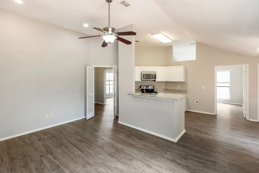 Single Family Residence For Sale in Collin County , 1304 Petunia Drive, Allen, Texas 75002, 3 Bedroom, 2 Bathroom, 2 Garage spaces, 1,794 Sqft, built in 1984, Price $359,900, mls#21219897, Real Estate Agent in Allen, Homes For Sale in Collin county, Homes For Sale in Allen, Realtor in Allen Texas, Real Estate Brokerage Independent Realty Texas, Luminita Cordes Realtor