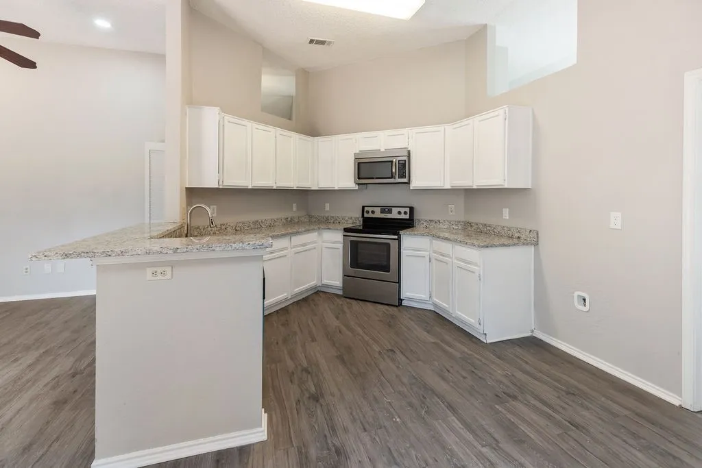 Single Family Residence For Sale in Collin County , 1304 Petunia Drive, Allen, Texas 75002, 3 Bedroom, 2 Bathroom, 2 Garage spaces, 1,794 Sqft, built in 1984, Price $359,900, mls#21219897, Real Estate Agent in Allen, Homes For Sale in Collin county, Homes For Sale in Allen, Realtor in Allen Texas, Real Estate Brokerage Independent Realty Texas, Luminita Cordes Realtor