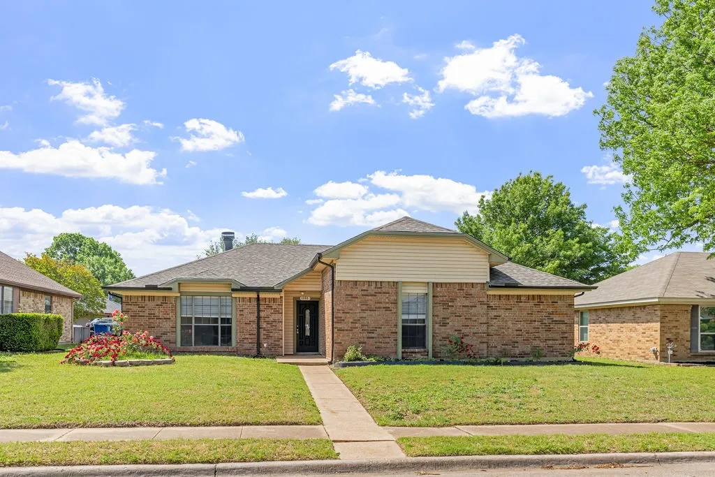 Single Family Residence For Sale in Collin County , 1304 Petunia Drive, Allen, Texas 75002, 3 Bedroom, 2 Bathroom, 2 Garage spaces, 1,794 Sqft, built in 1984, Price $359,900, mls#21219897, Real Estate Agent in Allen, Homes For Sale in Collin county, Homes For Sale in Allen, Realtor in Allen Texas, Real Estate Brokerage Independent Realty Texas, Luminita Cordes Realtor