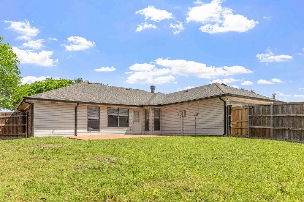 Single Family Residence For Sale in Collin County , 1304 Petunia Drive, Allen, Texas 75002, 3 Bedroom, 2 Bathroom, 2 Garage spaces, 1,794 Sqft, built in 1984, Price $359,900, mls#21219897, Real Estate Agent in Allen, Homes For Sale in Collin county, Homes For Sale in Allen, Realtor in Allen Texas, Real Estate Brokerage Independent Realty Texas, Luminita Cordes Realtor
