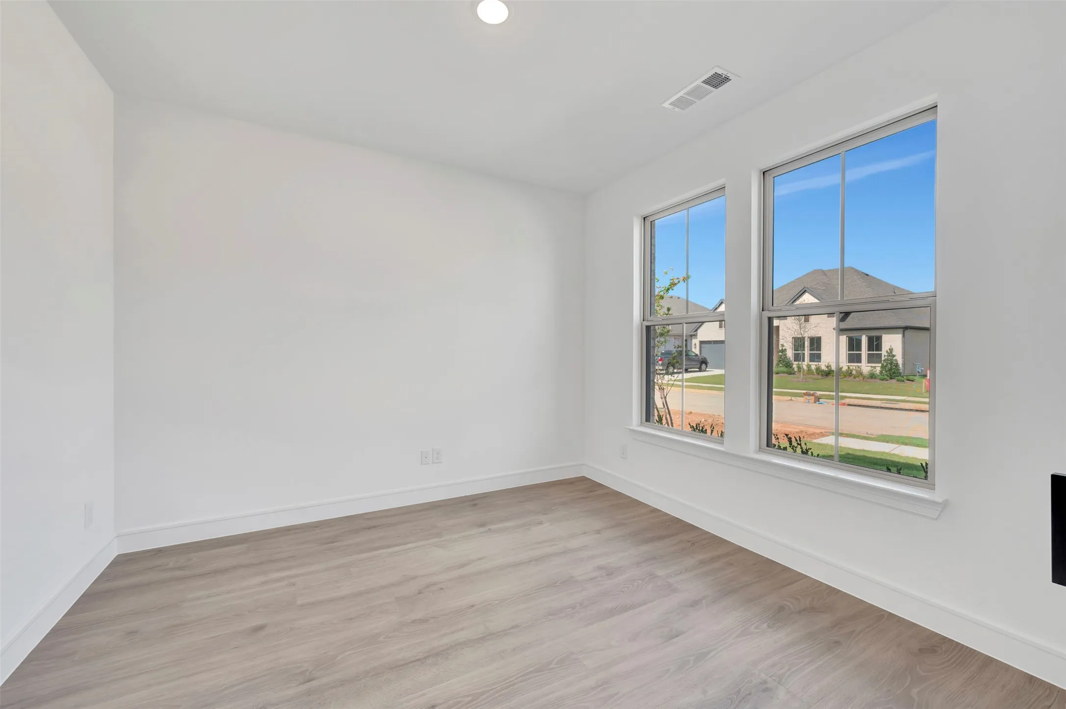 Single Family Residence For Sale in Tarrant County , 5644 Taylor Trail, Arlington, Texas 76017, 4 Bedroom, 4 Bathroom, 3 Garage spaces, 3,647 Sqft, built in 2026, New Construction - Incomplete, mls#21220332, Real Estate Agent in Arlington, Homes For Sale in Tarrant county, Homes For Sale in Arlington, Realtor in Arlington Texas, Real Estate Brokerage Independent Realty Texas, Luminita Cordes Realtor