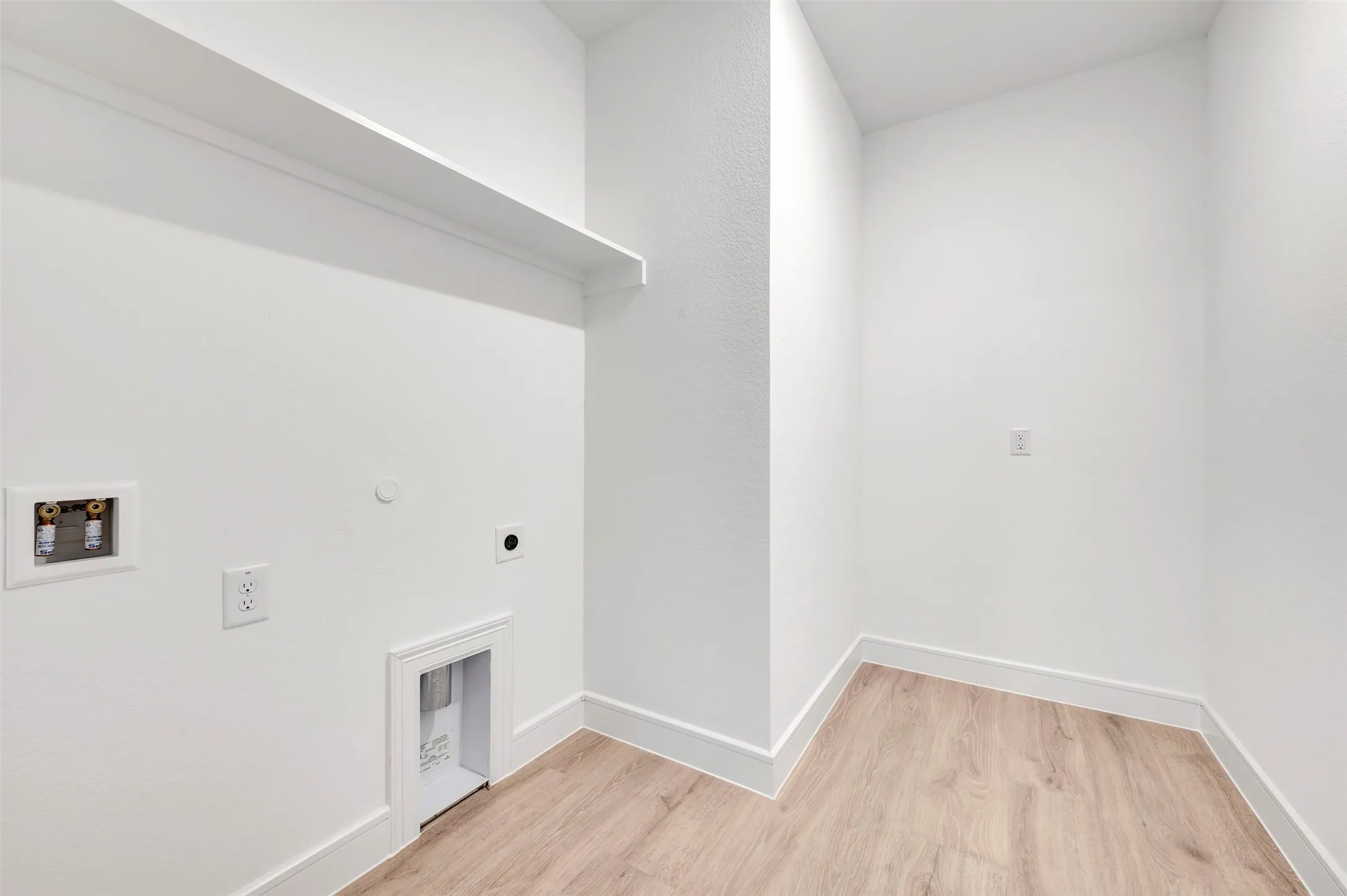 Single Family Residence For Sale in Tarrant County , 5644 Taylor Trail, Arlington, Texas 76017, 4 Bedroom, 4 Bathroom, 3 Garage spaces, 3,647 Sqft, built in 2026, New Construction - Incomplete, mls#21220332, Real Estate Agent in Arlington, Homes For Sale in Tarrant county, Homes For Sale in Arlington, Realtor in Arlington Texas, Real Estate Brokerage Independent Realty Texas, Luminita Cordes Realtor