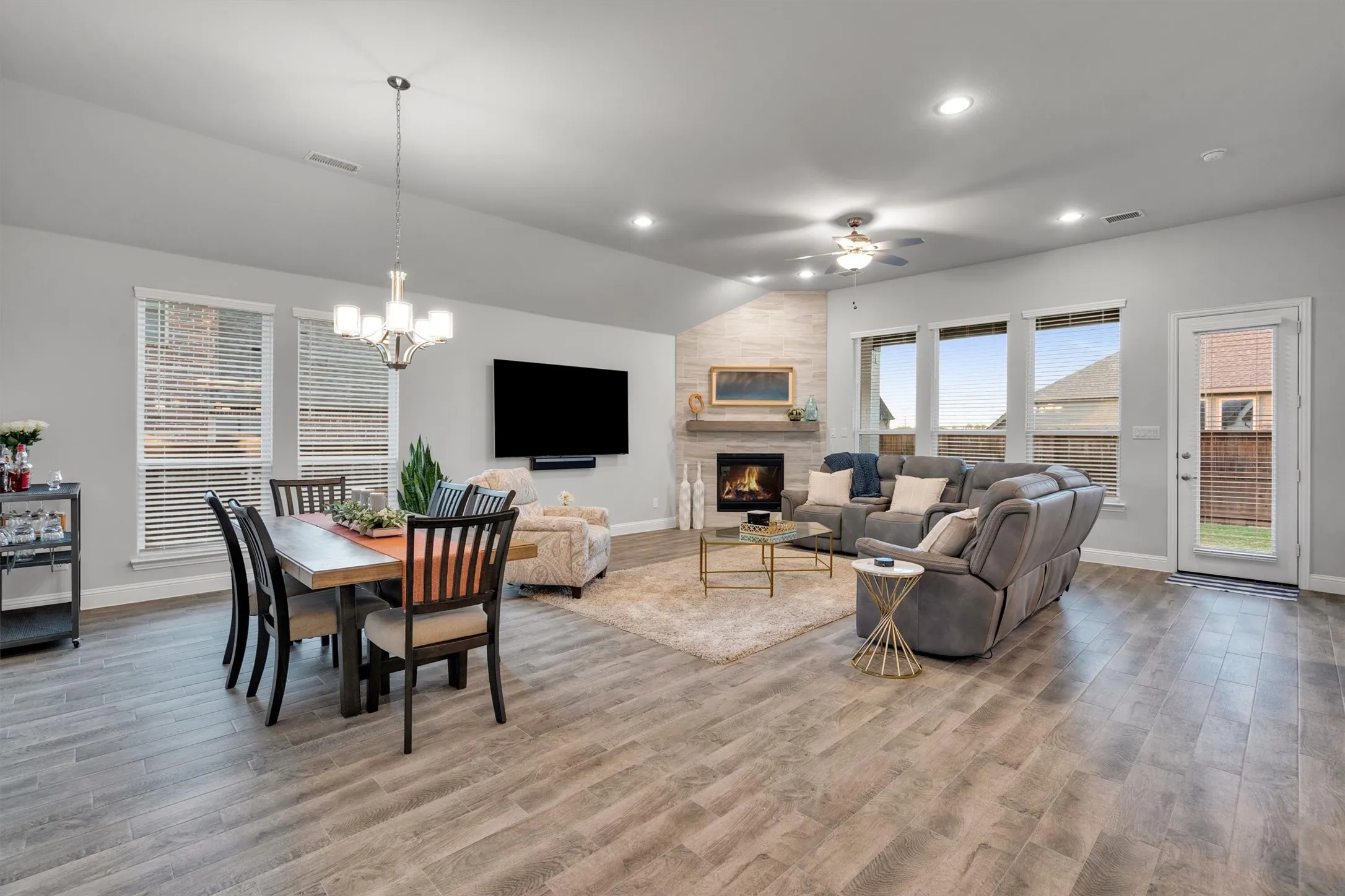 Single Family Residence For Sale in Denton County , 460 Pinyon Lane, Frisco, Texas 75033, 4 Bedrooms, 3 Bathrooms, 3 Garage spaces, 2,556 Sqft, built in 2021, Preowned, Price $659,900, mls#21220008, Real Estate Agent in Frisco, Homes For Sale in Denton county, Homes For Sale in Frisco, Realtor in Frisco Texas, Real Estate Brokerage Independent Realty Texas, Luminita Cordes Realtor