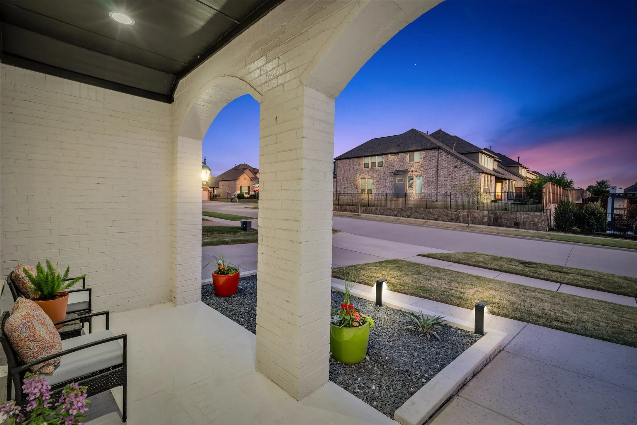 Single Family Residence For Sale in Denton County , 460 Pinyon Lane, Frisco, Texas 75033, 4 Bedrooms, 3 Bathrooms, 3 Garage spaces, 2,556 Sqft, built in 2021, Preowned, Price $659,900, mls#21220008, Real Estate Agent in Frisco, Homes For Sale in Denton county, Homes For Sale in Frisco, Realtor in Frisco Texas, Real Estate Brokerage Independent Realty Texas, Luminita Cordes Realtor