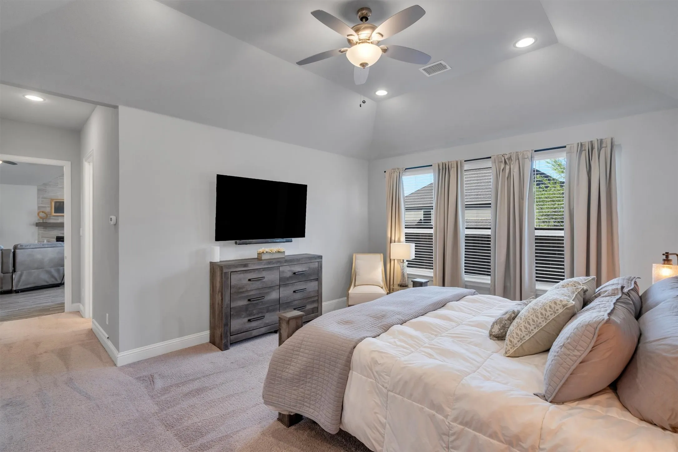 Single Family Residence For Sale in Denton County , 460 Pinyon Lane, Frisco, Texas 75033, 4 Bedrooms, 3 Bathrooms, 3 Garage spaces, 2,556 Sqft, built in 2021, Preowned, Price $659,900, mls#21220008, Real Estate Agent in Frisco, Homes For Sale in Denton county, Homes For Sale in Frisco, Realtor in Frisco Texas, Real Estate Brokerage Independent Realty Texas, Luminita Cordes Realtor