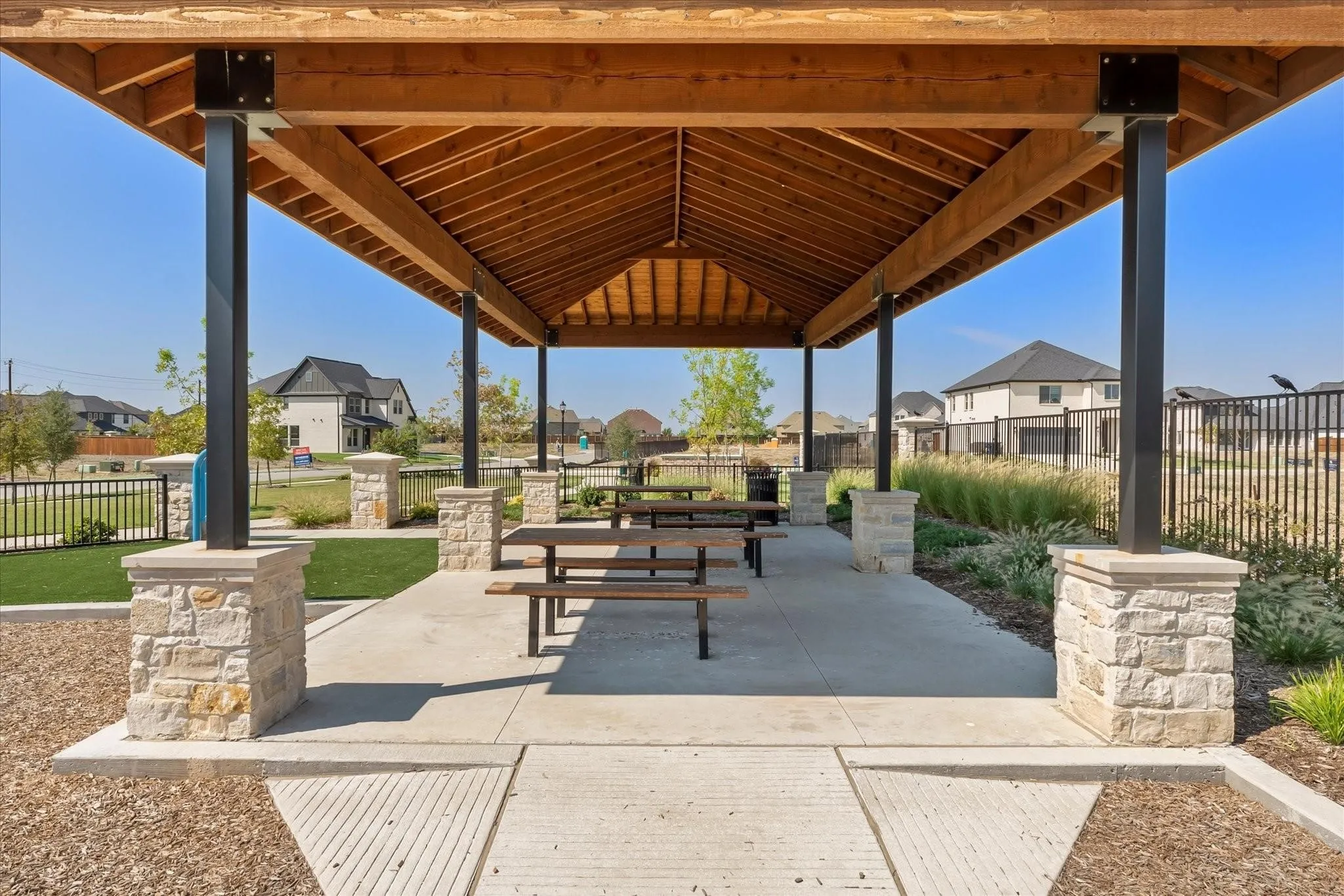 Single Family Residence For Sale in Denton County , 460 Pinyon Lane, Frisco, Texas 75033, 4 Bedrooms, 3 Bathrooms, 3 Garage spaces, 2,556 Sqft, built in 2021, Preowned, Price $659,900, mls#21220008, Real Estate Agent in Frisco, Homes For Sale in Denton county, Homes For Sale in Frisco, Realtor in Frisco Texas, Real Estate Brokerage Independent Realty Texas, Luminita Cordes Realtor