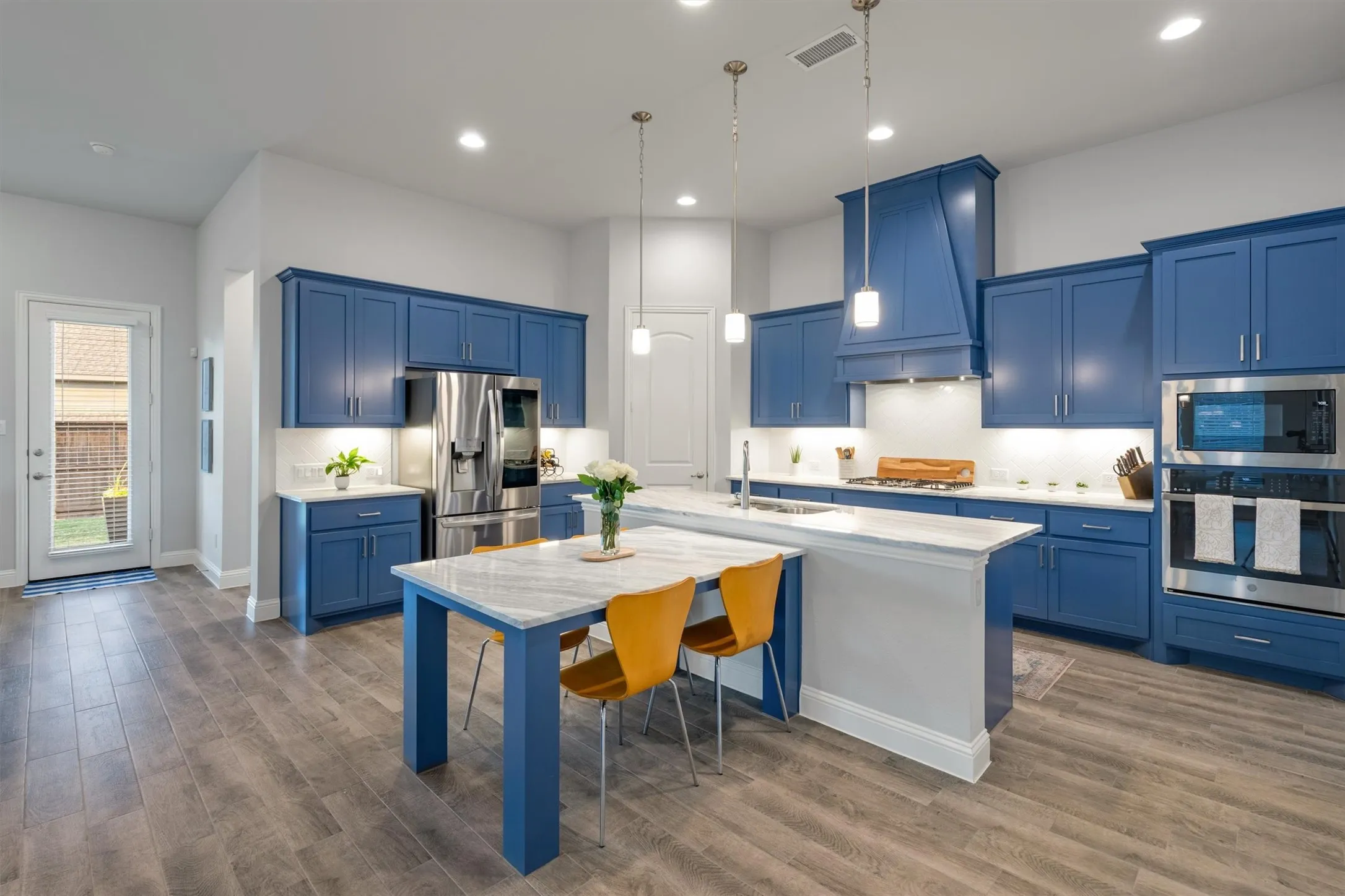 Single Family Residence For Sale in Denton County , 460 Pinyon Lane, Frisco, Texas 75033, 4 Bedrooms, 3 Bathrooms, 3 Garage spaces, 2,556 Sqft, built in 2021, Preowned, Price $659,900, mls#21220008, Real Estate Agent in Frisco, Homes For Sale in Denton county, Homes For Sale in Frisco, Realtor in Frisco Texas, Real Estate Brokerage Independent Realty Texas, Luminita Cordes Realtor